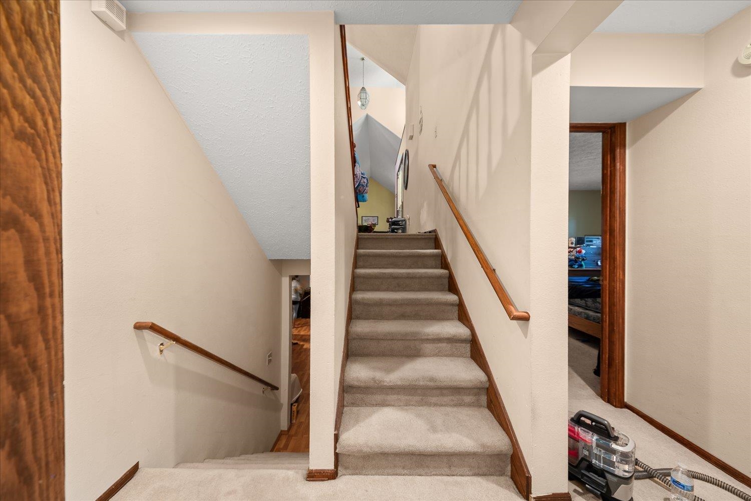 Spokane, Washington, 99208, United States, 5 Bedrooms Bedrooms, ,4 BathroomsBathrooms,Residential,For Sale,1979653