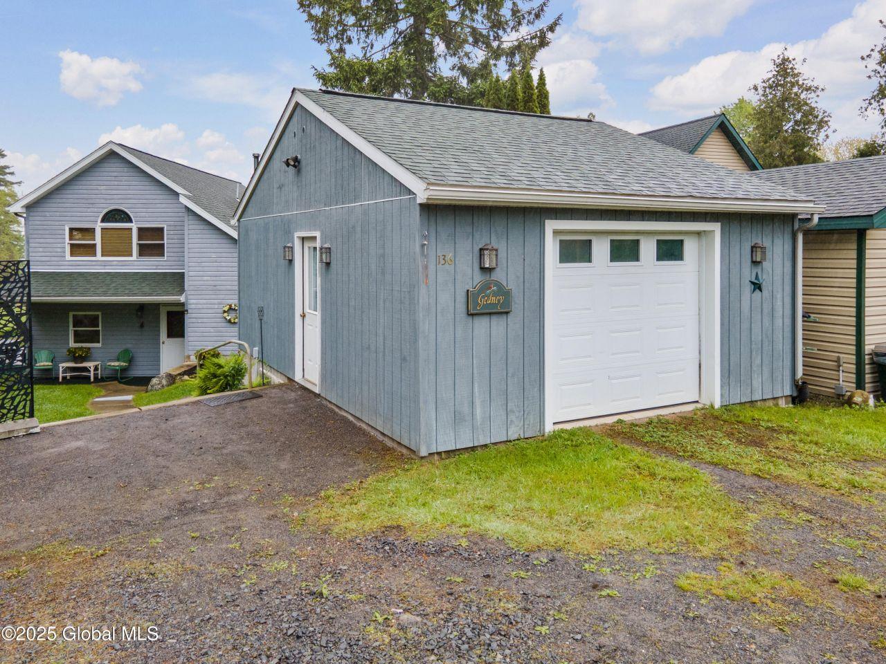 Gloversville, New York, 12078, United States, 2 Bedrooms Bedrooms, ,2 BathroomsBathrooms,Residential,For Sale,1828011