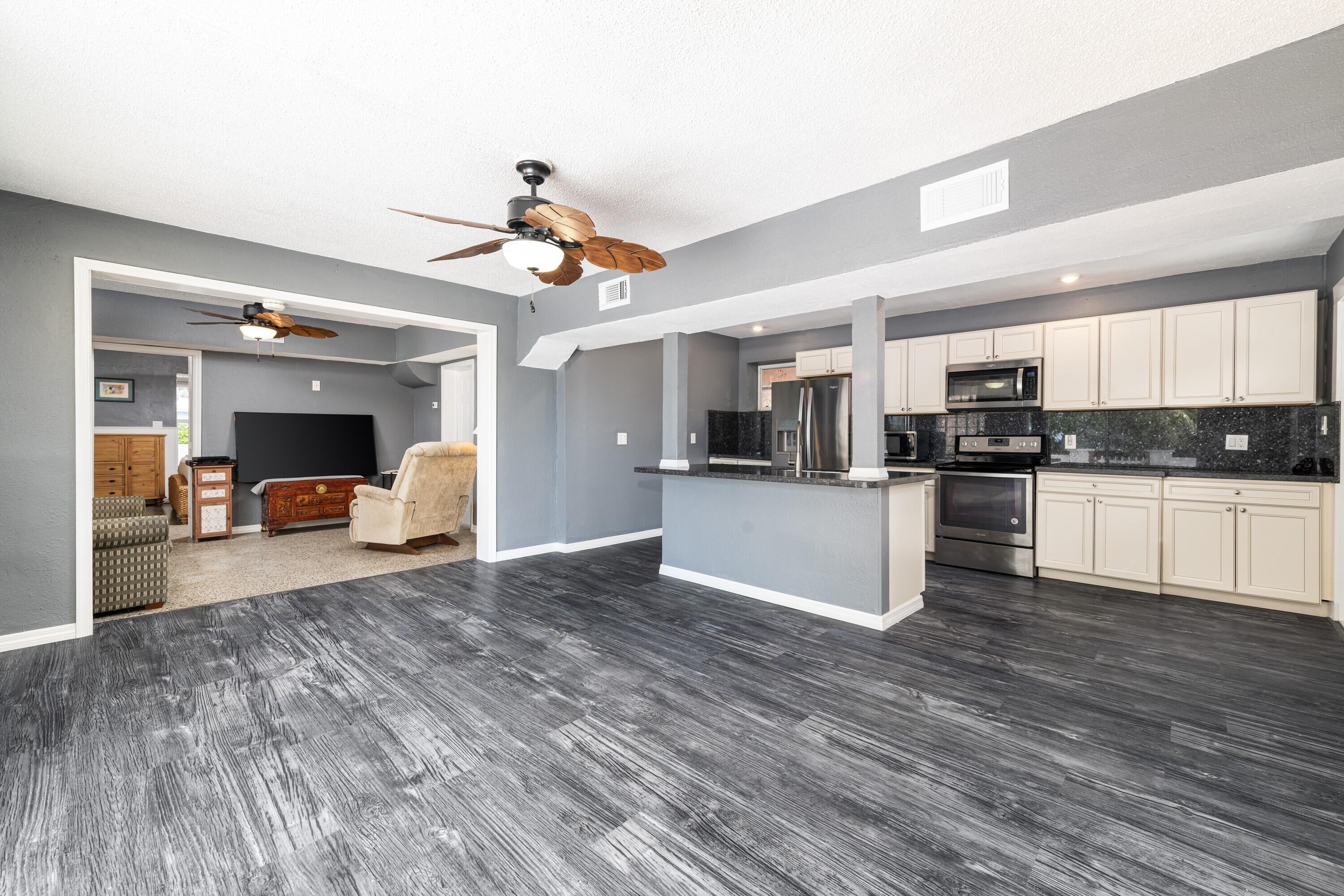 MARATHON, Florida, 33050, United States, 3 Bedrooms Bedrooms, ,2 BathroomsBathrooms,Residential,For Sale,1896234