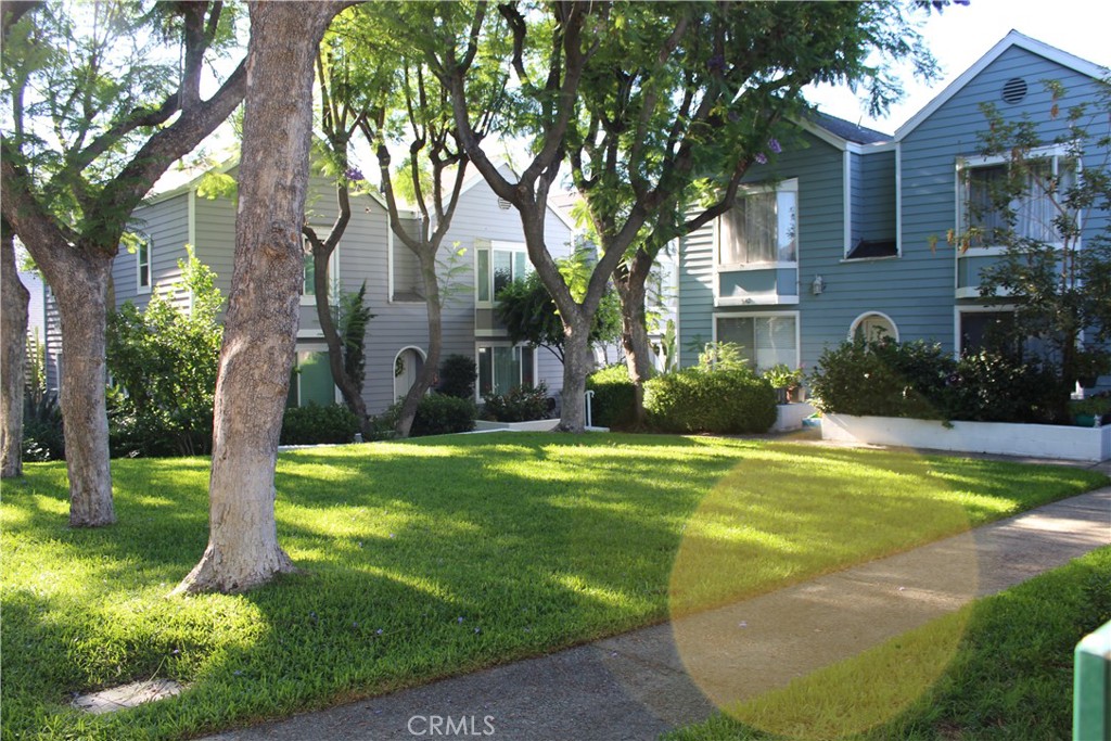 Pasadena, California, 91101, United States, 2 Bedrooms Bedrooms, ,2 BathroomsBathrooms,Residential,For Sale,1944784