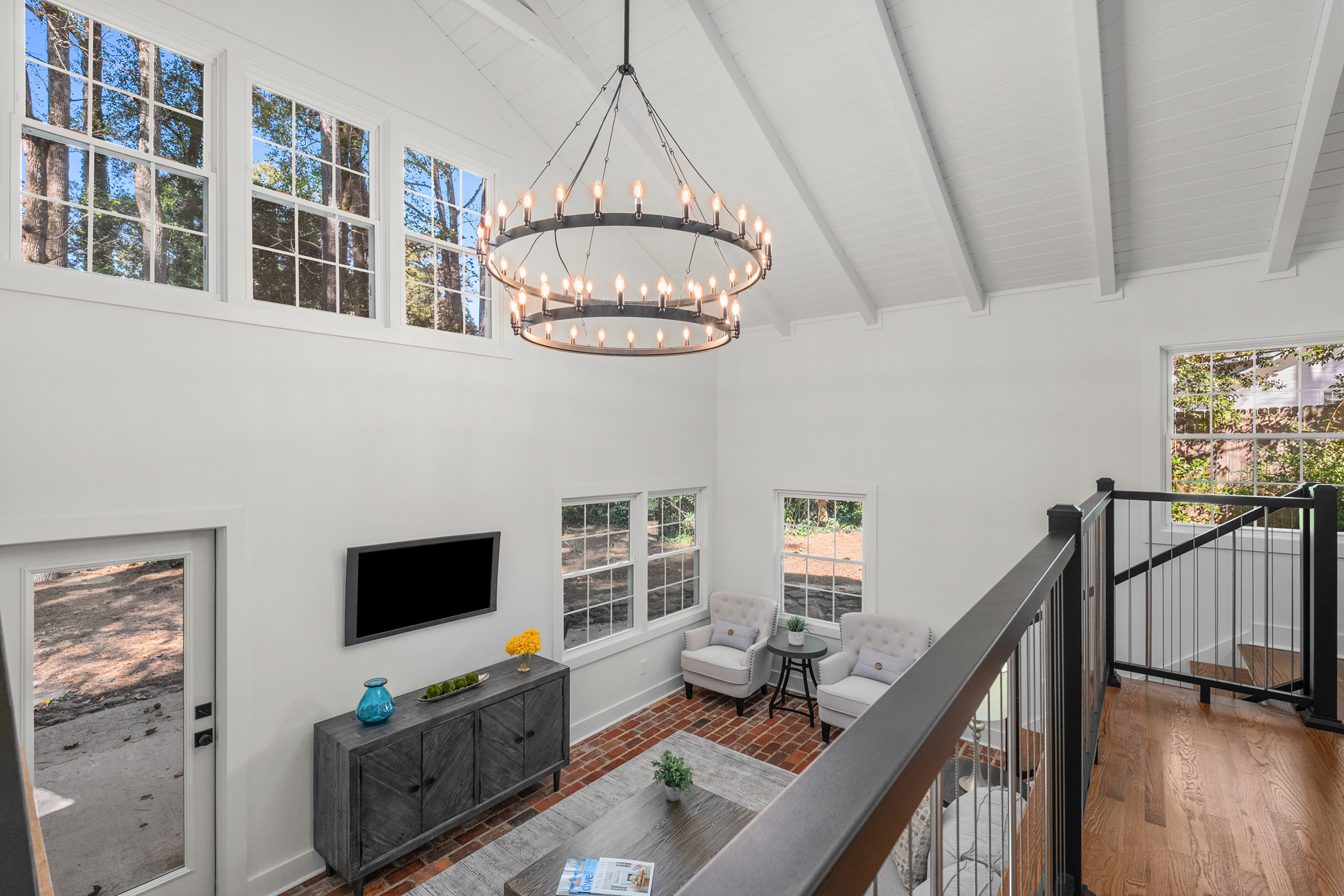  Completely Renovated 1950s Cottage in the Heart of Smyrna