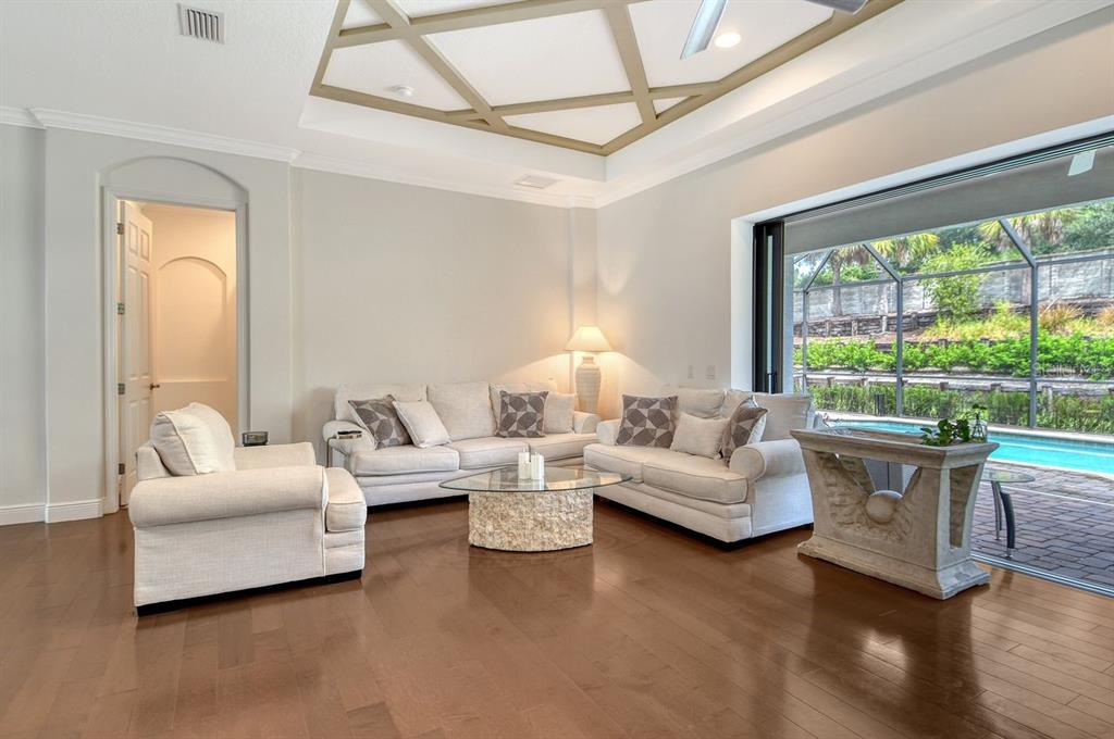 Bradenton, Florida, 34201, United States, 2 Bedrooms Bedrooms, ,2 BathroomsBathrooms,Residential,For Sale,1961743