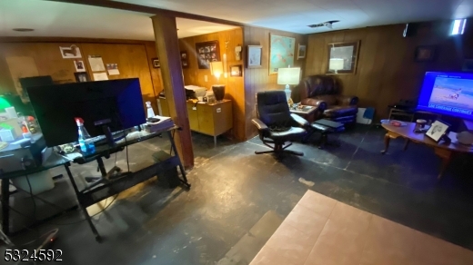 Cedar Grove, New Jersey, 07009, United States, 3 Bedrooms Bedrooms, ,2 BathroomsBathrooms,Residential,For Sale,1983593