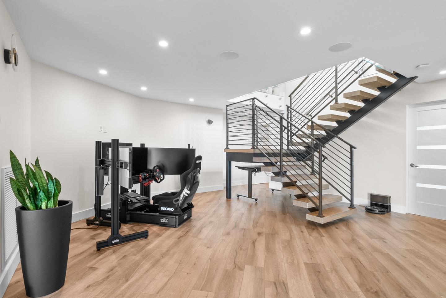 Los Gatos, California, 95030, United States, 5 Bedrooms Bedrooms, ,6 BathroomsBathrooms,Residential,For Sale,1997013