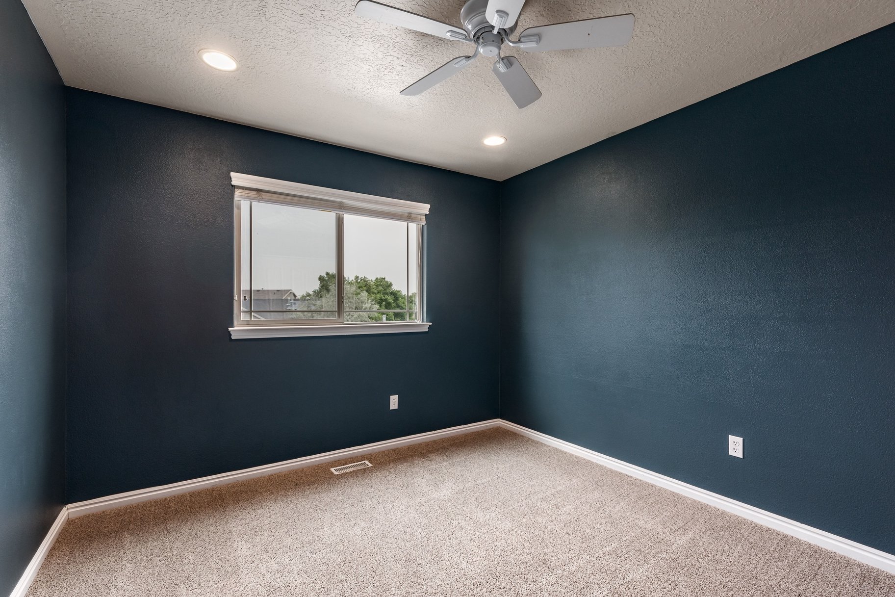  Backyard Oasis with Views and Trail Access in North Salt Lake - 物件實景