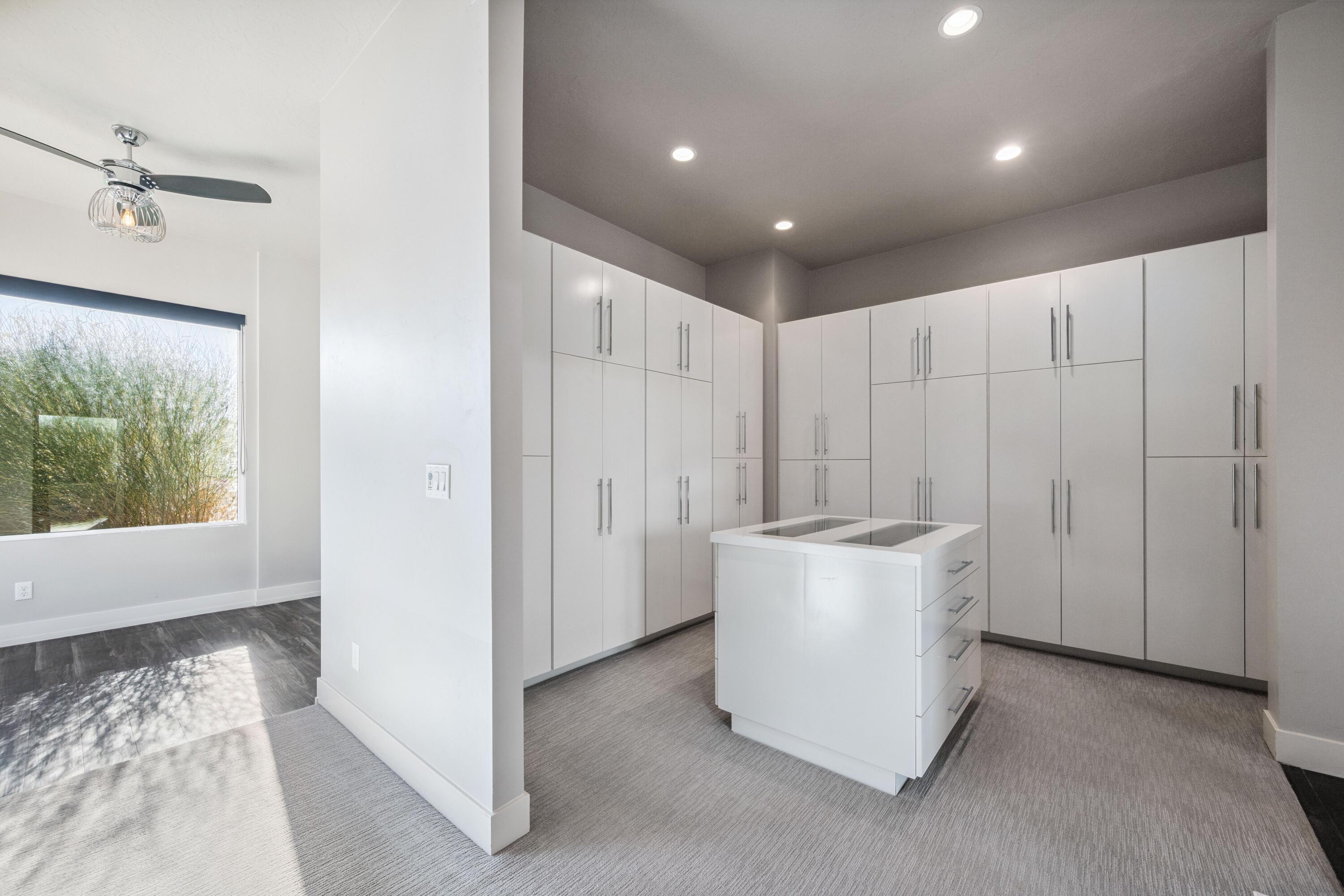 St George, Utah, 84790, United States, 6 Bedrooms Bedrooms, ,6 BathroomsBathrooms,Residential,For Sale,1975386