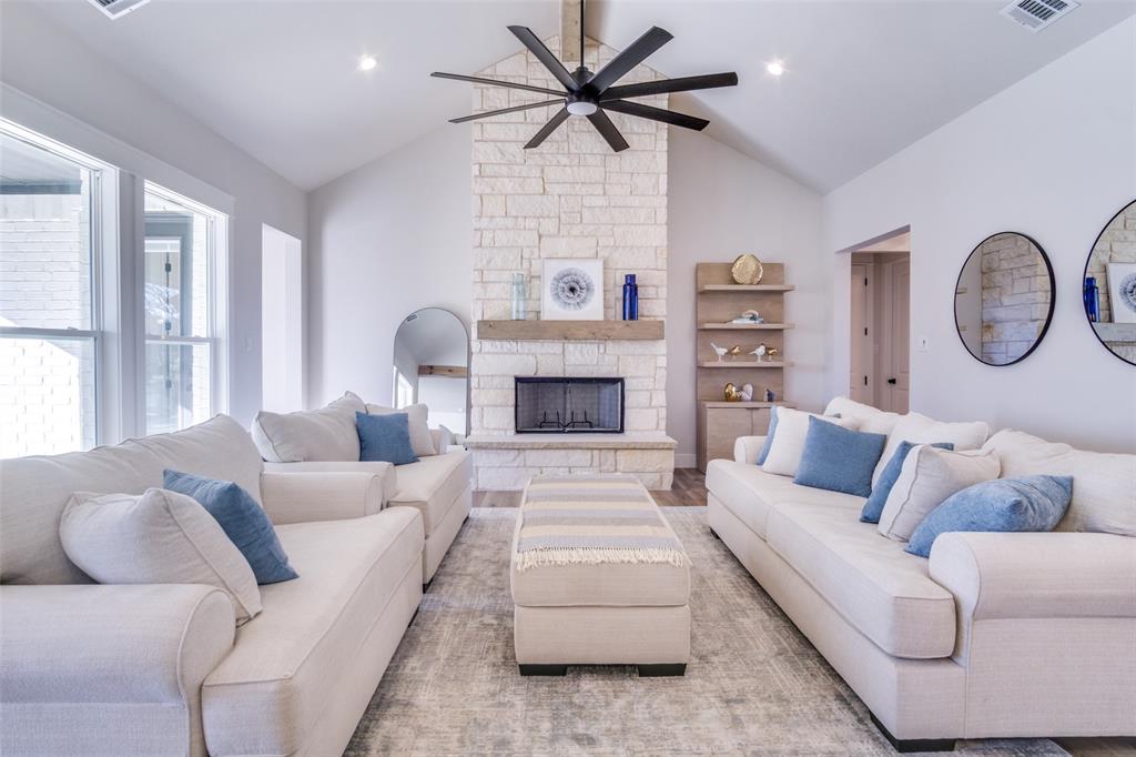 Springtown, Texas, 76082, United States, 5 Bedrooms Bedrooms, ,3 BathroomsBathrooms,Residential,For Sale,1805360
