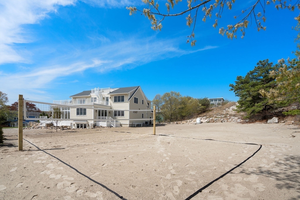 Gloucester, Massachusetts, 01930, United States, 4 Bedrooms Bedrooms, ,5 BathroomsBathrooms,Residential,For Sale,1804807