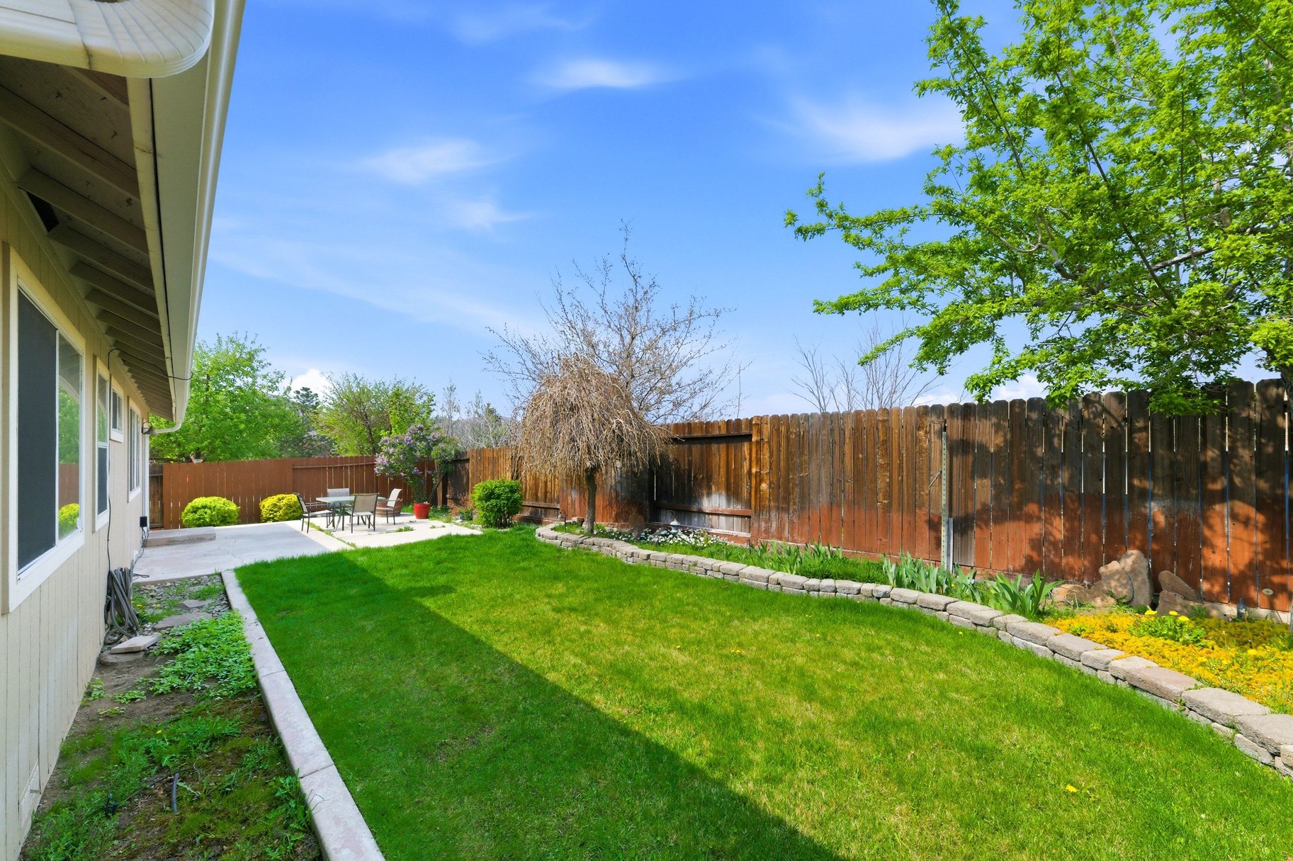  Turnkey Living with High Ceilings & Upgrades Throughout - 物件實景