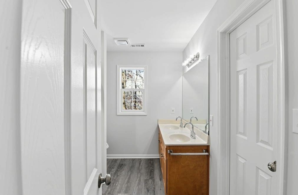 Newport News, Virginia, 23608, United States, 4 Bedrooms Bedrooms, ,4 BathroomsBathrooms,Residential,For Sale,2006290