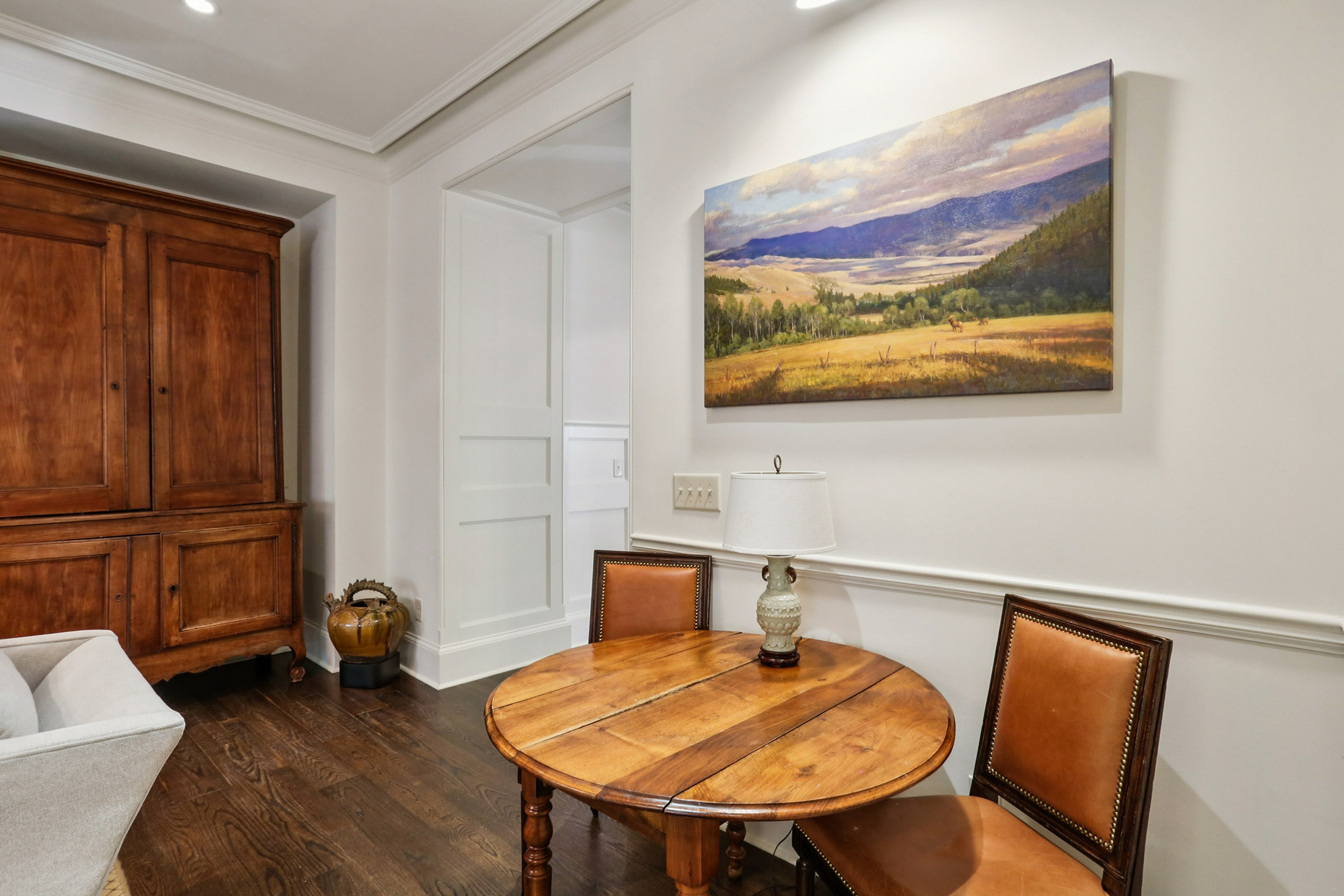  Exceptional Garden Hills Townhome Combines Luxury, Location and Lifestyle - 物件實景