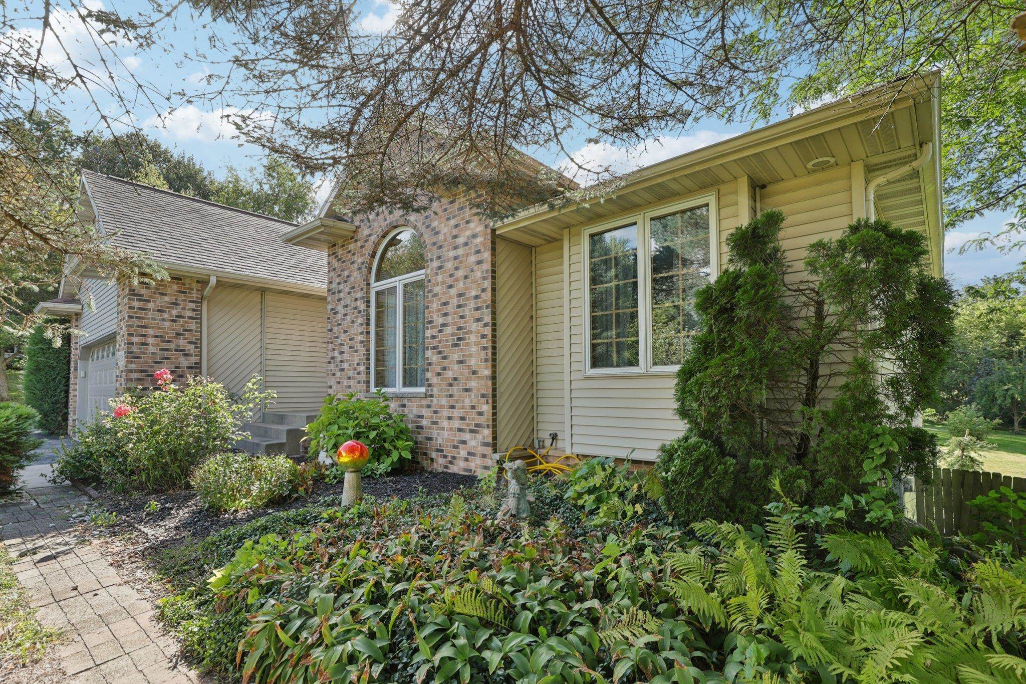 Deforest, Wisconsin, 53532, United States, 3 Bedrooms Bedrooms, ,3 BathroomsBathrooms,Residential,For Sale,1943421