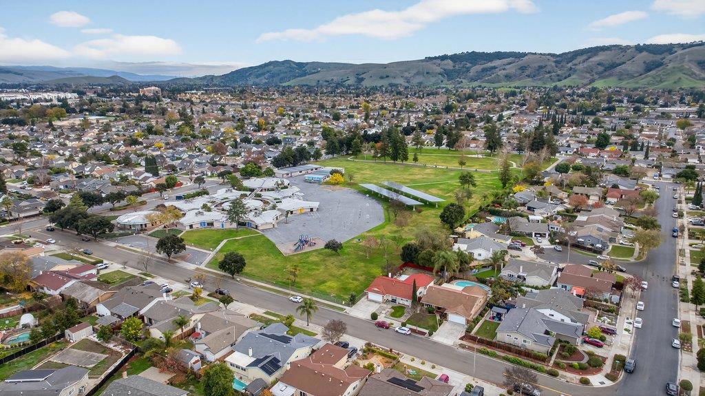 San Jose, California, 95123, United States, 4 Bedrooms Bedrooms, ,2 BathroomsBathrooms,Residential,For Sale,2005959