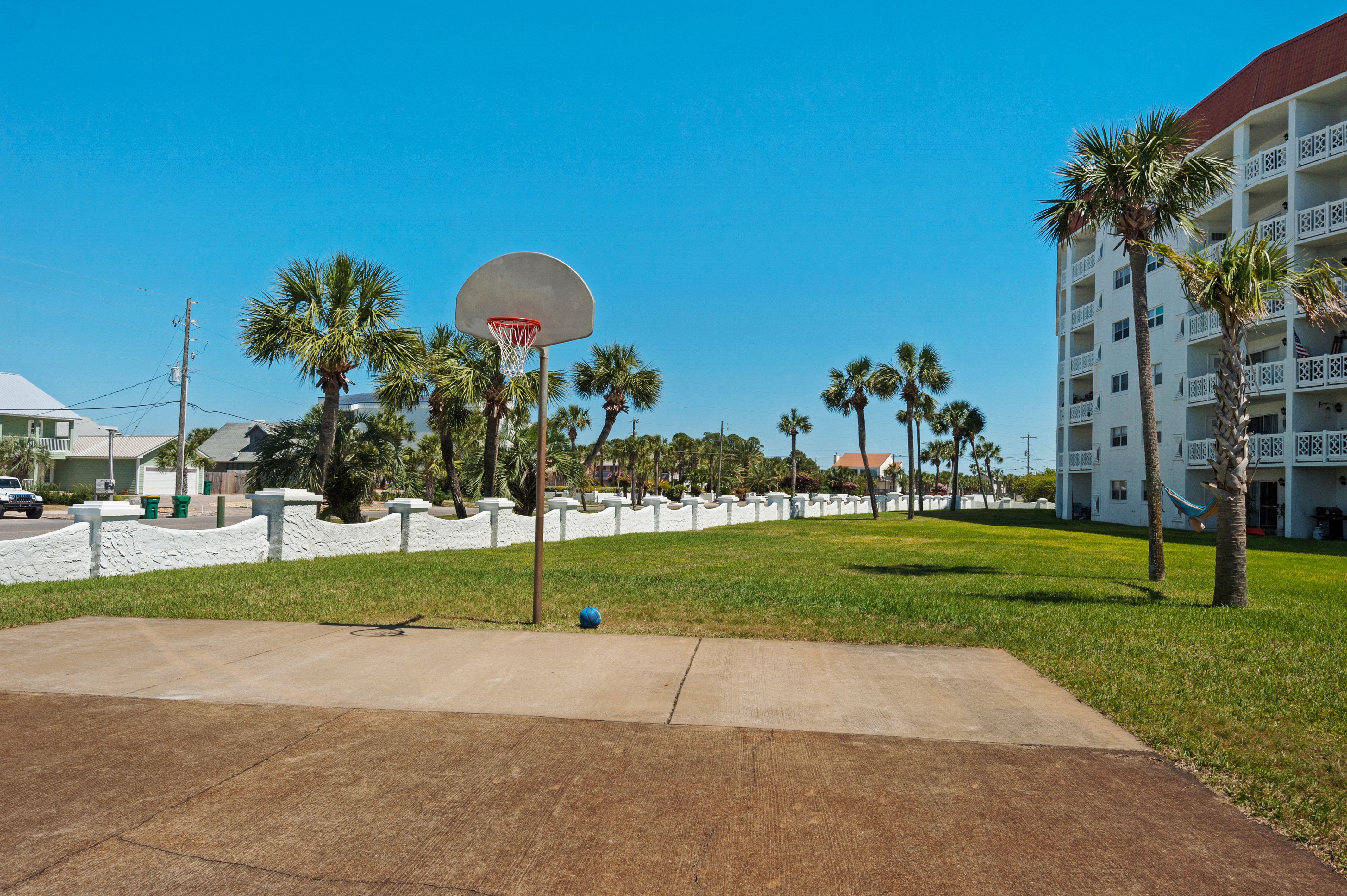  Top-Floor Studio Condo Ideal As Vacation Home Or Rental Investment - 物件實景