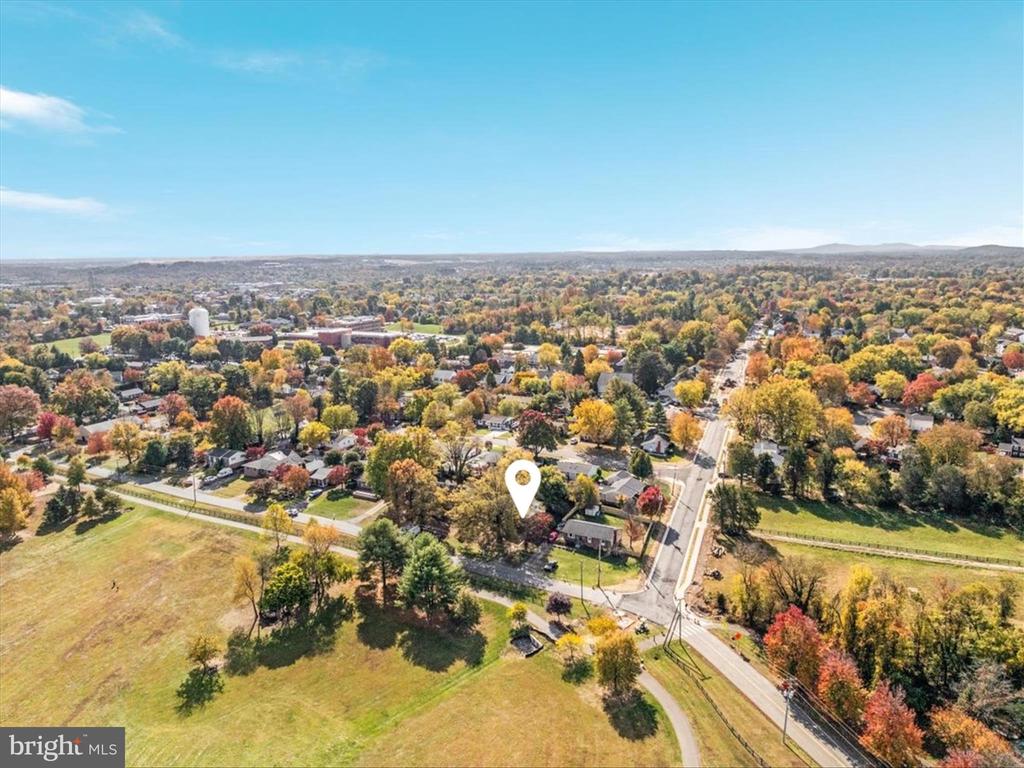 Leesburg, Virginia, 20176, United States, 6 Bedrooms Bedrooms, ,3 BathroomsBathrooms,Residential,For Sale,1979496