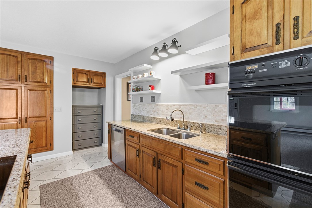 Robinson Twp, Pennsylvania, 15108, United States, 4 Bedrooms Bedrooms, ,5 BathroomsBathrooms,Residential,For Sale,1997080