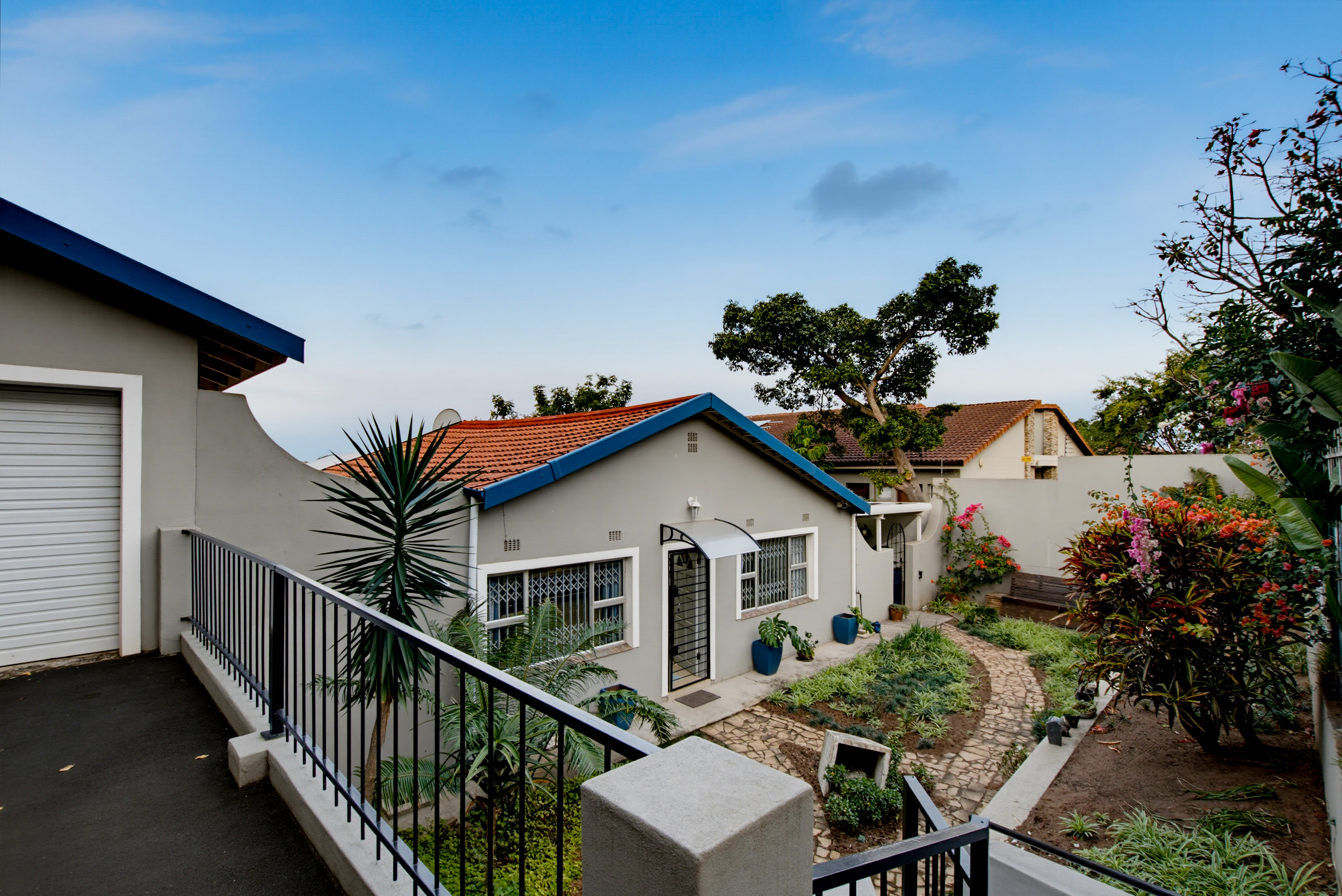  Spacious 5 Bedroom Split-Level Family Home with Pool - 物件實景