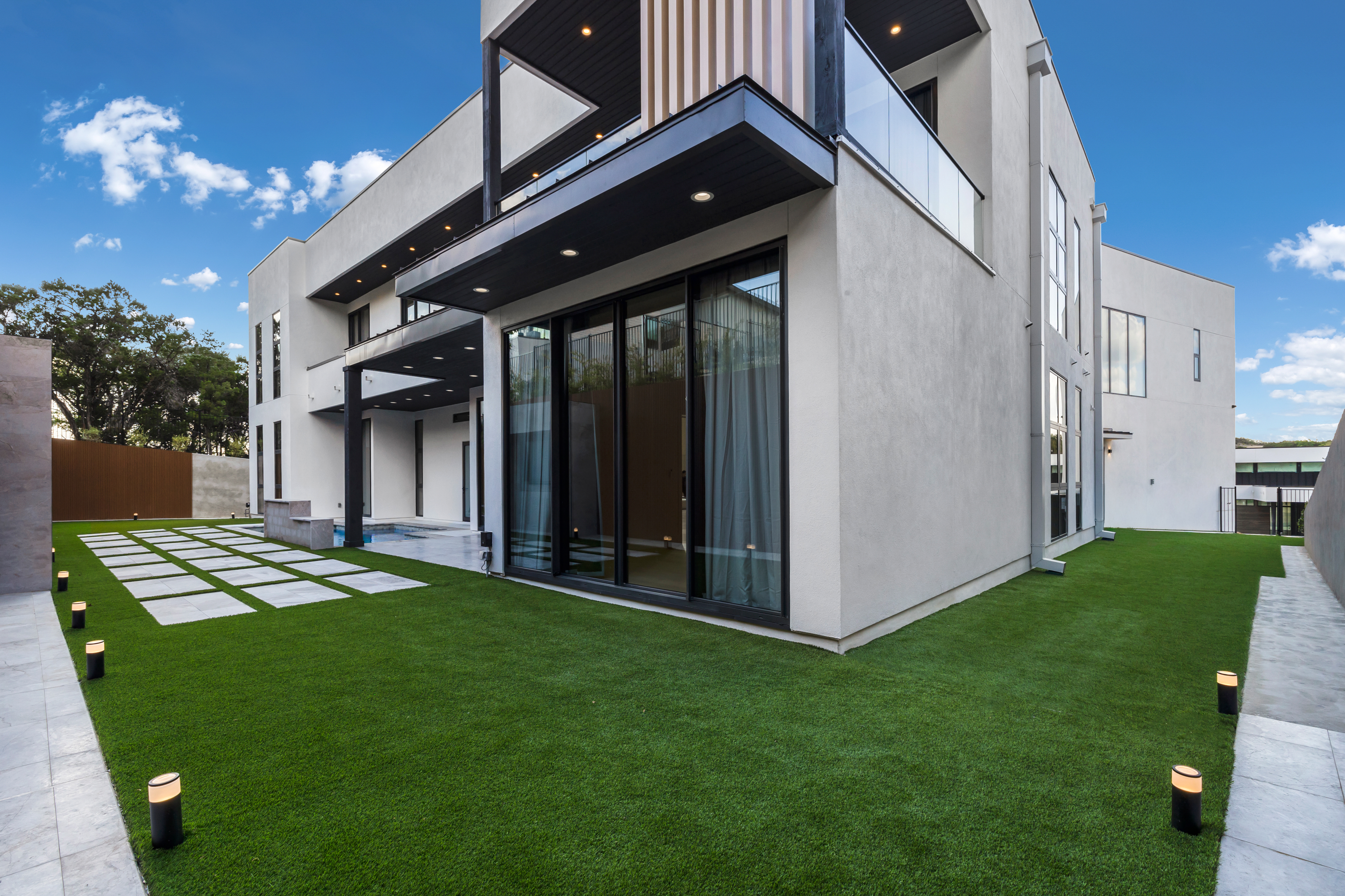  Bold Contemporary Estate for Elevated Living - 物件實景