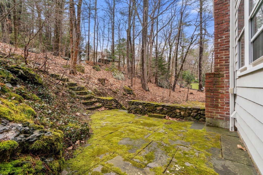 Weston, Massachusetts, 02493, United States, 4 Bedrooms Bedrooms, ,4 BathroomsBathrooms,Residential,For Sale,1947070