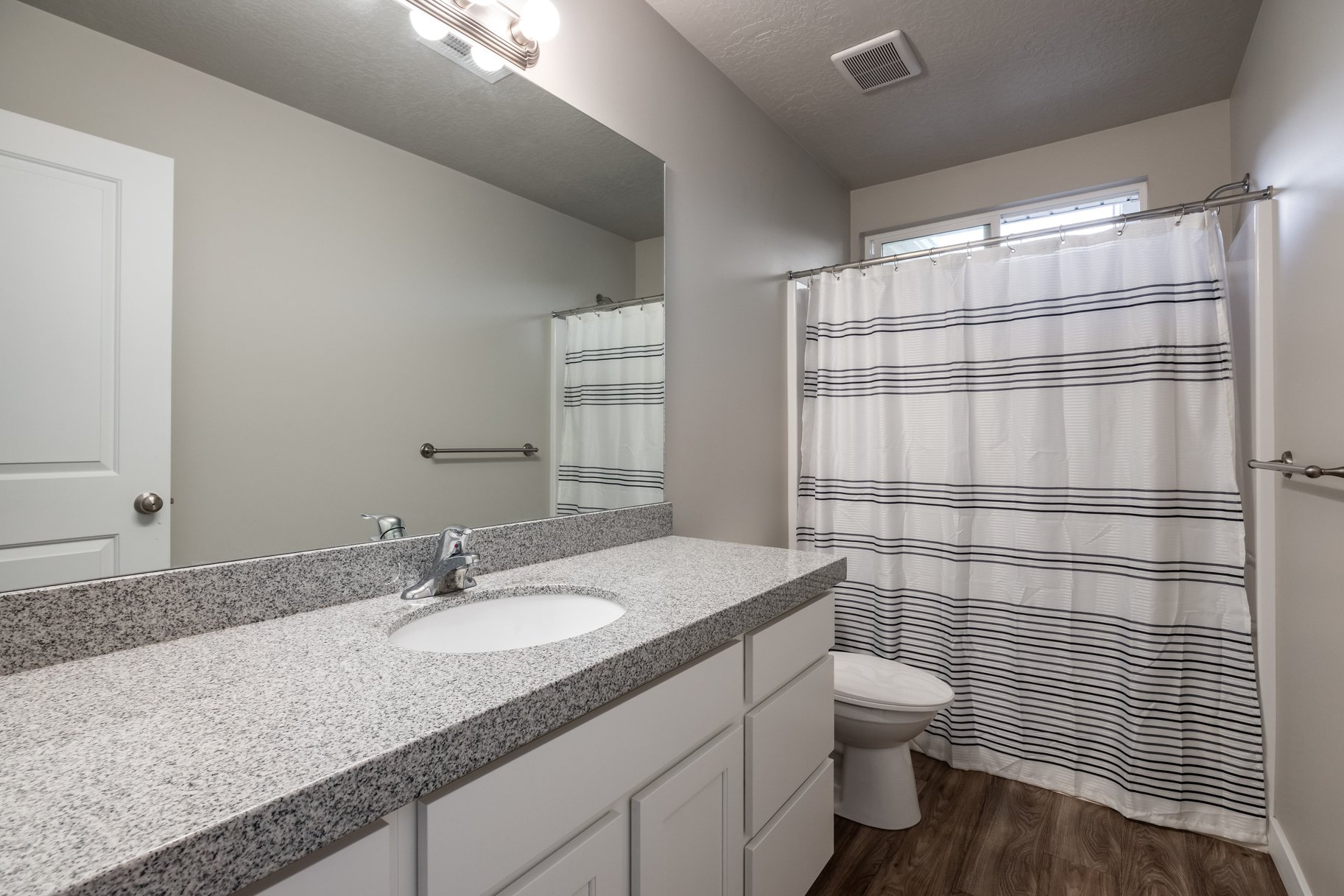  Meticulously Upgraded Townhome in Prime Draper - 物件實景
