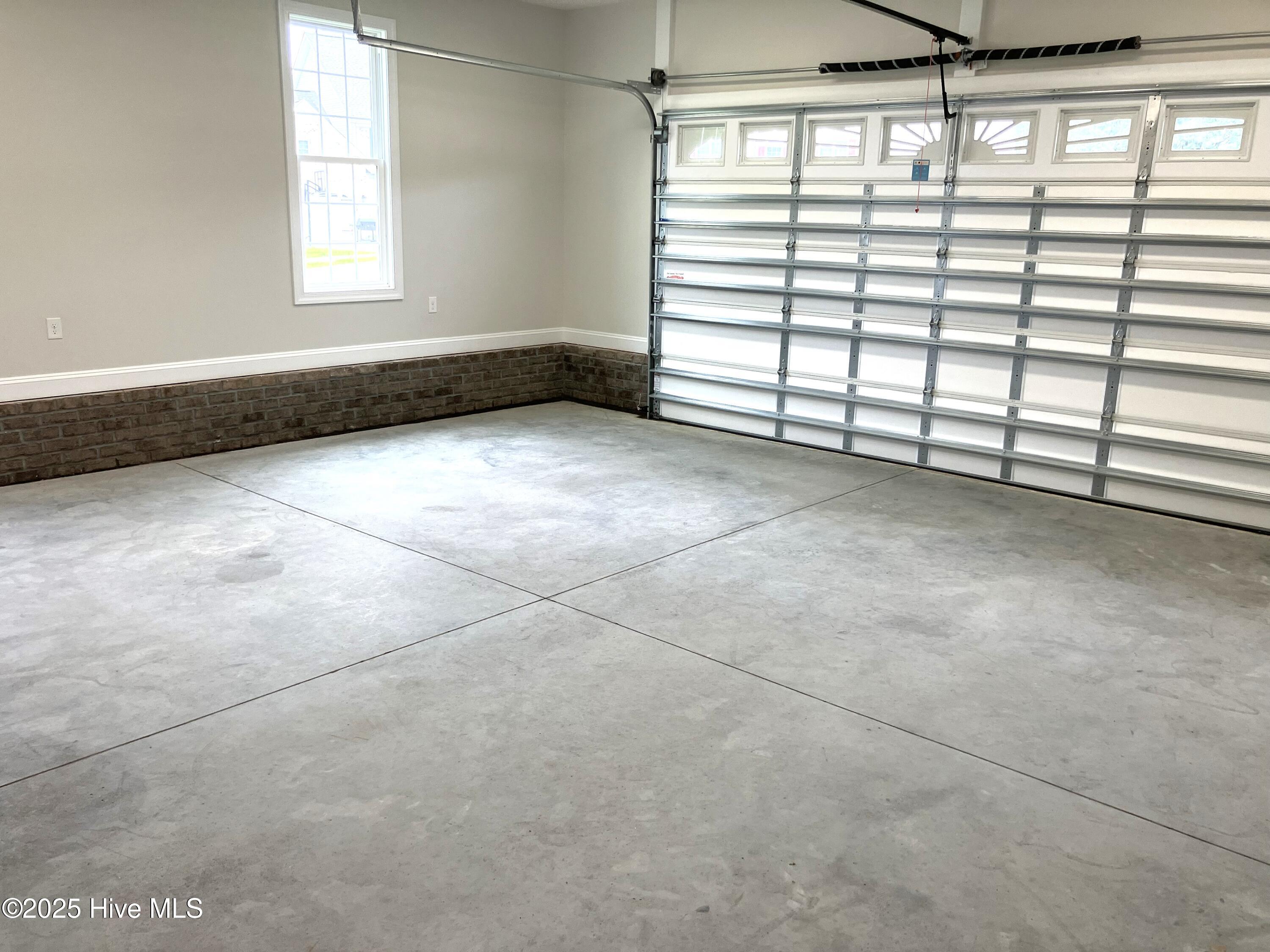 Jacksonville, North Carolina, 28546, United States, 5 Bedrooms Bedrooms, ,4 BathroomsBathrooms,Residential,For Sale,1872875