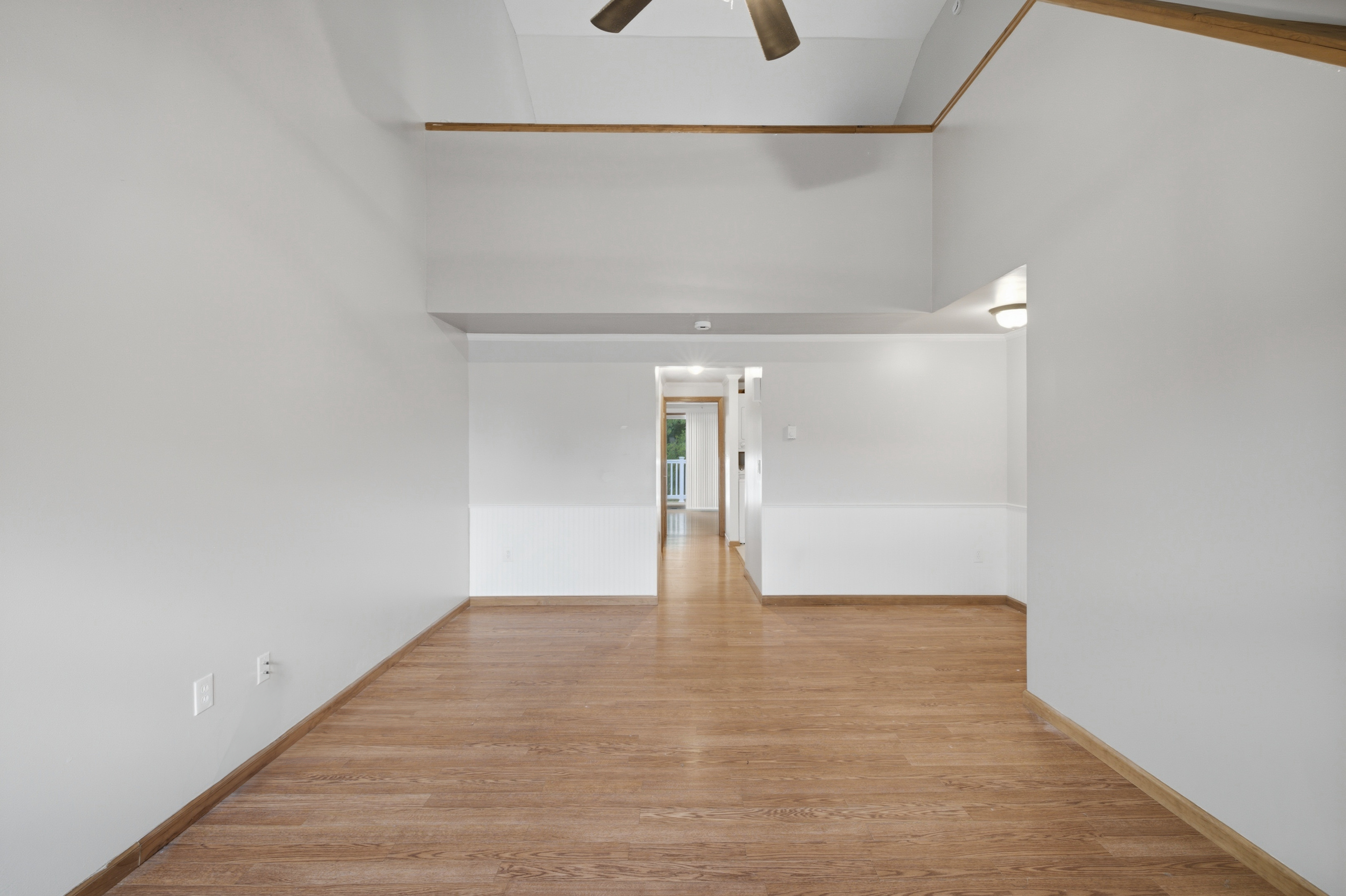  Your move-in ready Woodgate townhouse awaits - 物件實景