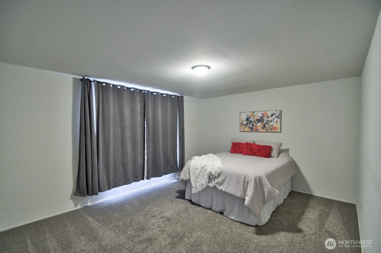 Lacey, Washington, 98513, United States, 4 Bedrooms Bedrooms, ,3 BathroomsBathrooms,Residential,For Sale,1932145