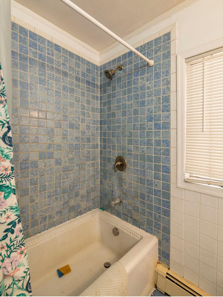 West Islip, New York, 11795, United States, 3 Bedrooms Bedrooms, ,2 BathroomsBathrooms,Residential,For Sale,1923514