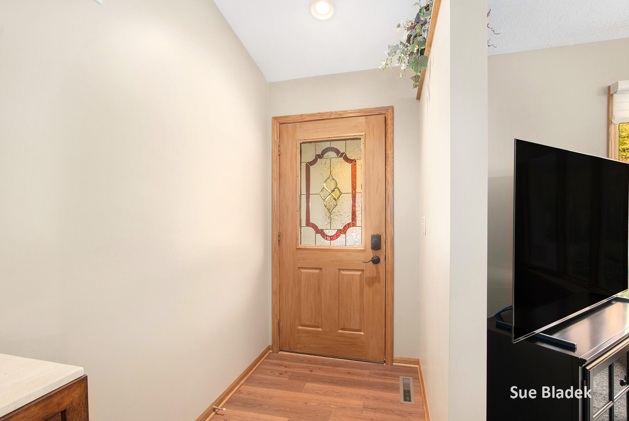 Holland, Michigan, 49424, United States, 3 Bedrooms Bedrooms, ,3 BathroomsBathrooms,Residential,For Sale,1989003