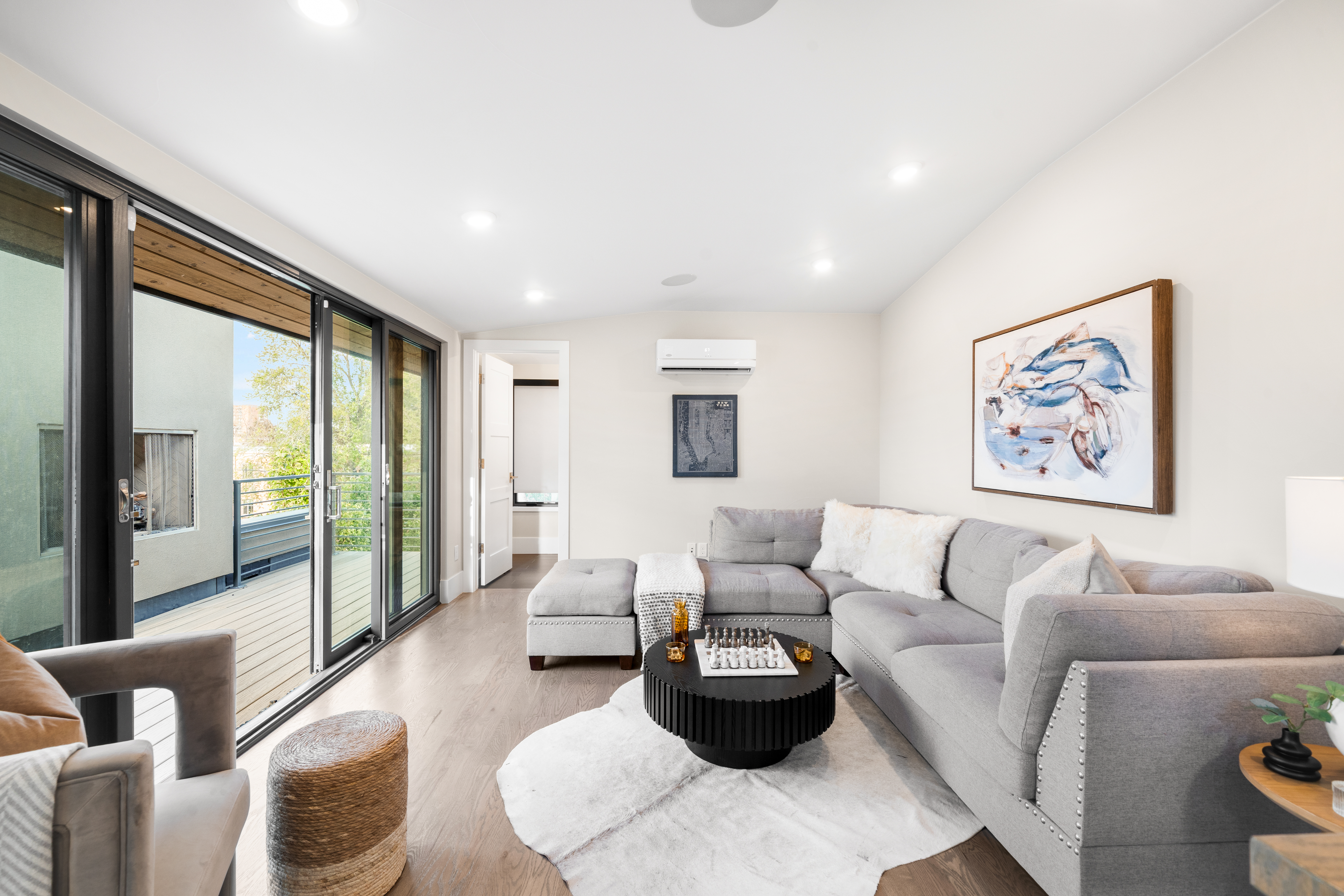  Exceptional Modern 4-Bedroom, 5-Bath Duplex - 物件實景