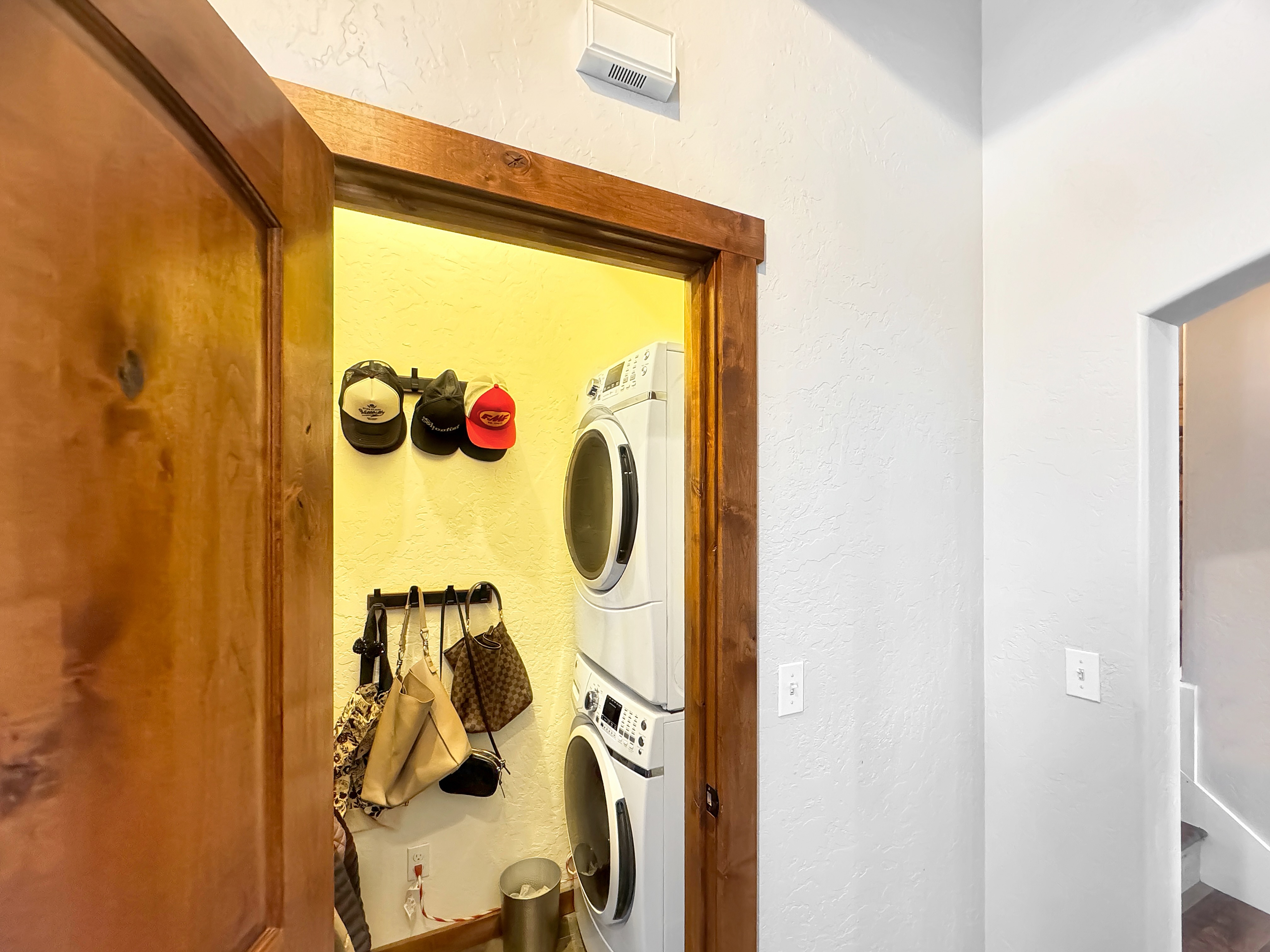 Sagle, Idaho, 83860, United States, 3 Bedrooms Bedrooms, ,3 BathroomsBathrooms,Residential,For Sale,1792364