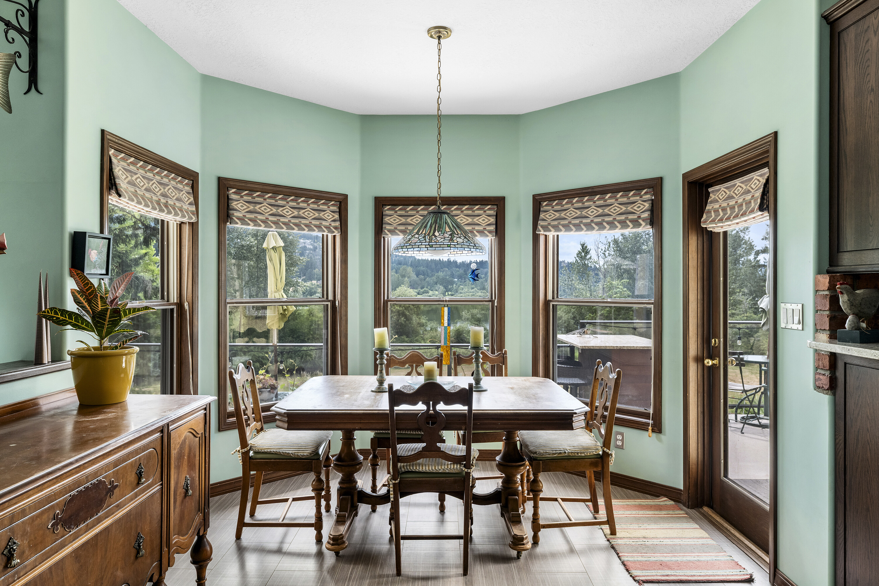  Remarkable Lakefront Estate - 物件實景