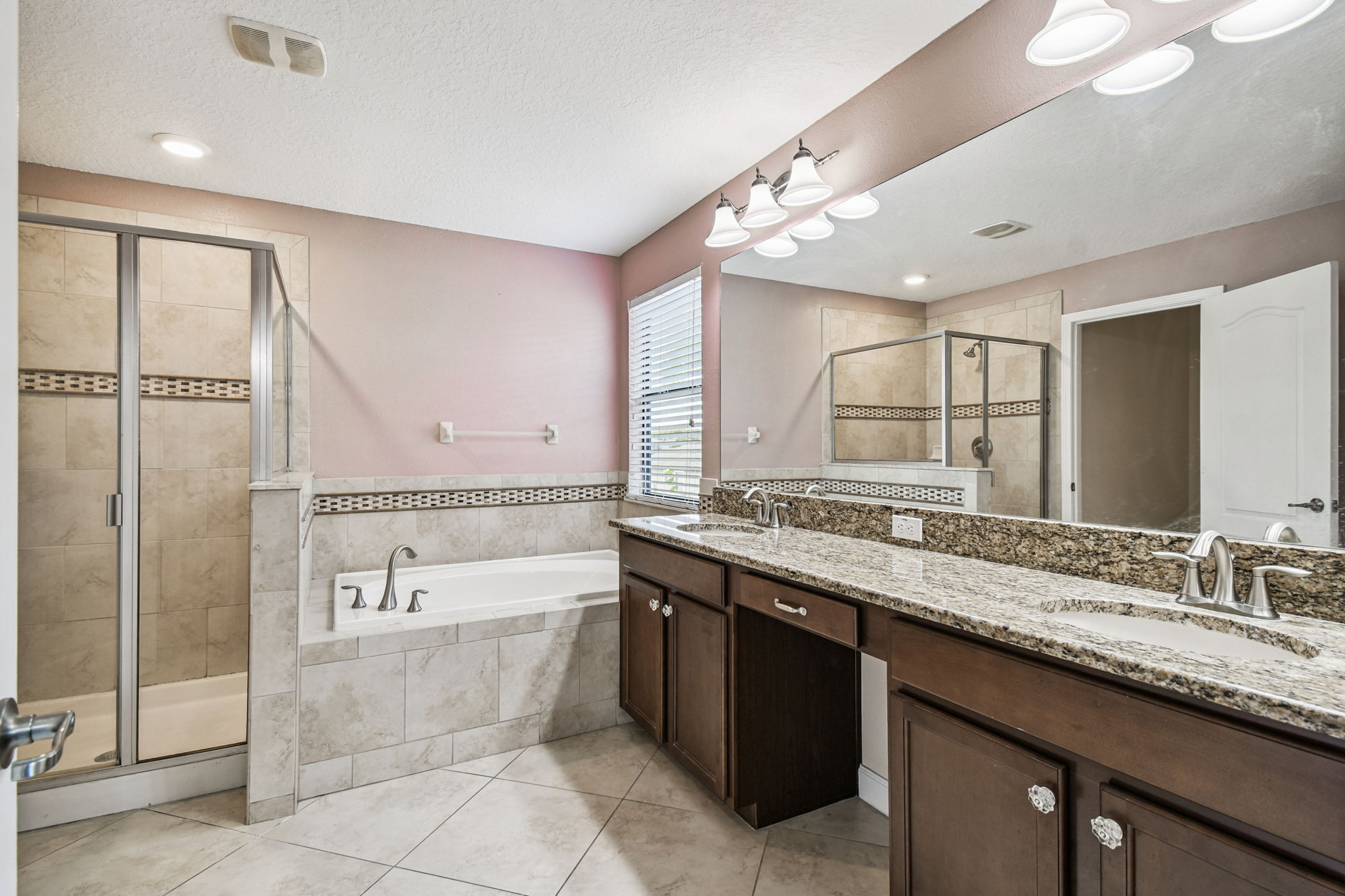 New Port Richey, Florida, 34655, United States, 6 Bedrooms Bedrooms, ,4 BathroomsBathrooms,Residential,For Sale,1980137