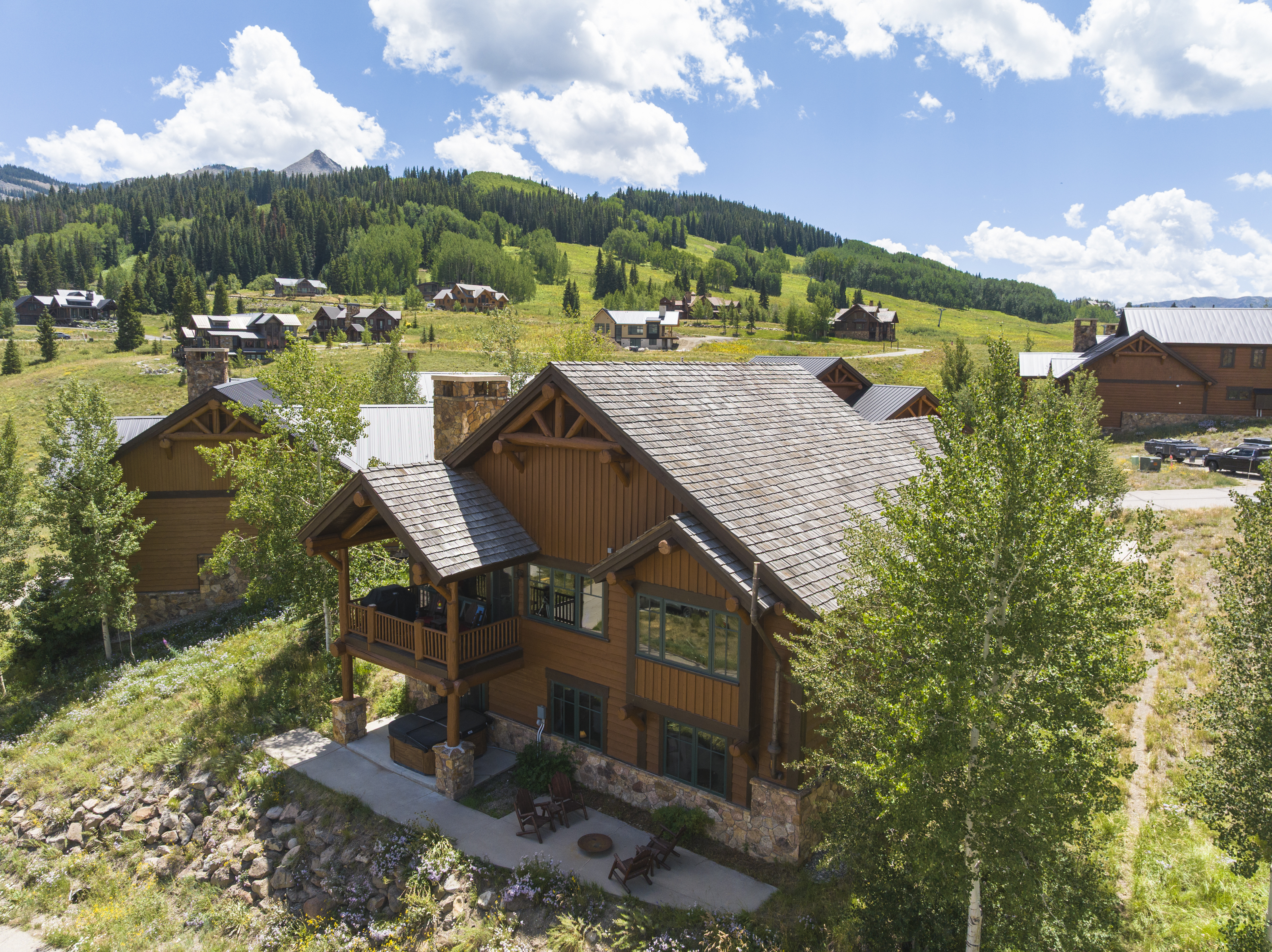  Perfectly Positioned In The Exclusive Wildhorse At Prospect Enclave - 物件實景