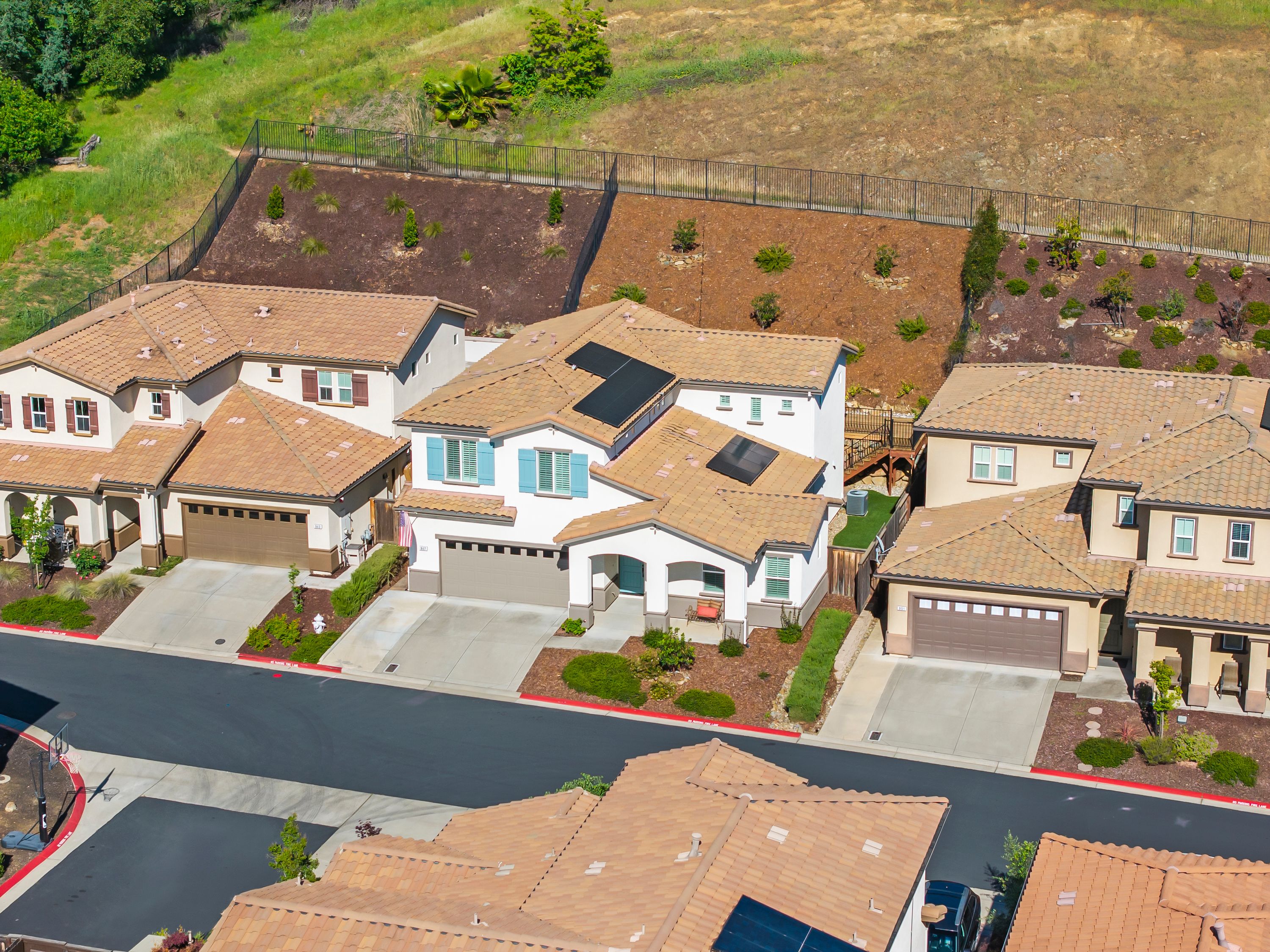  Thoughtful Design Meets Unbeatable El Dorado Hills Location - 物件實景
