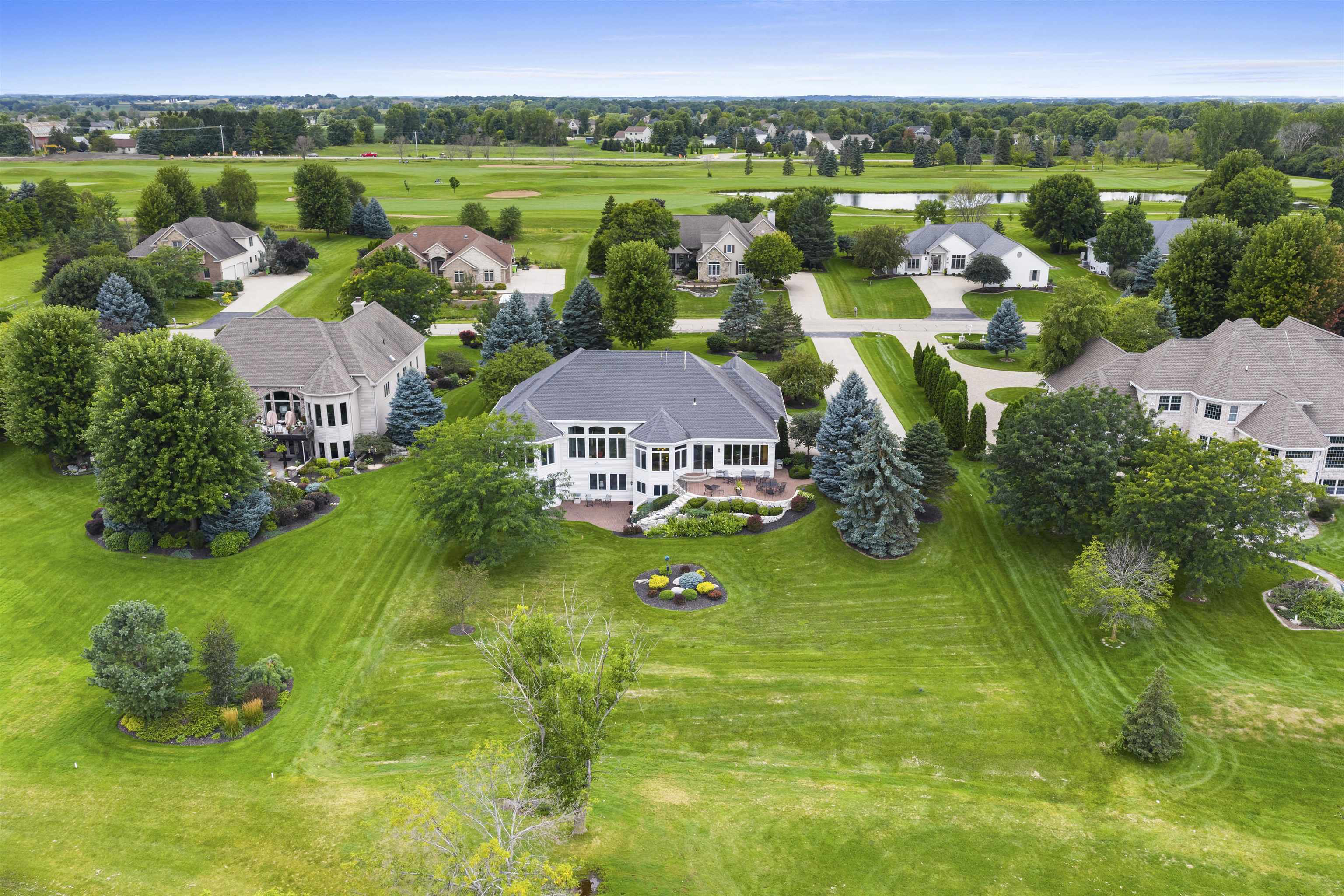 NEENAH, Wisconsin, 54956, United States, 3 Bedrooms Bedrooms, ,3 BathroomsBathrooms,Residential,For Sale,1927222