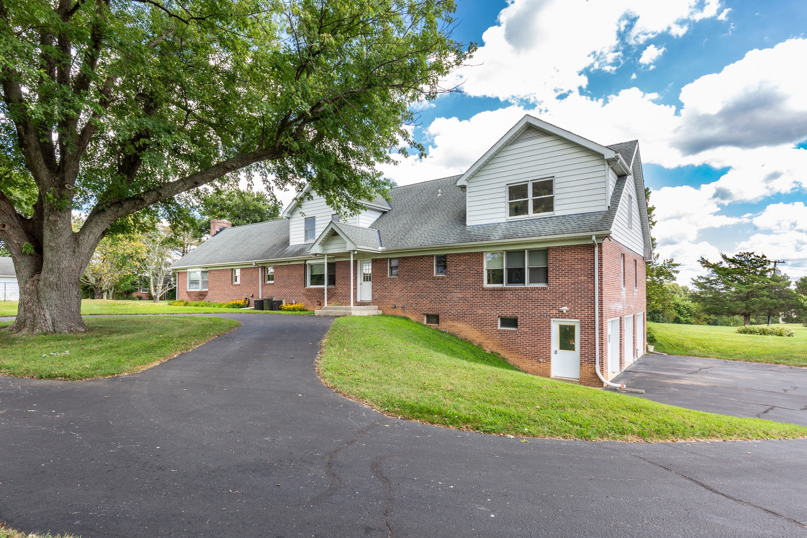  NONE AVAILABLE - 物件實景