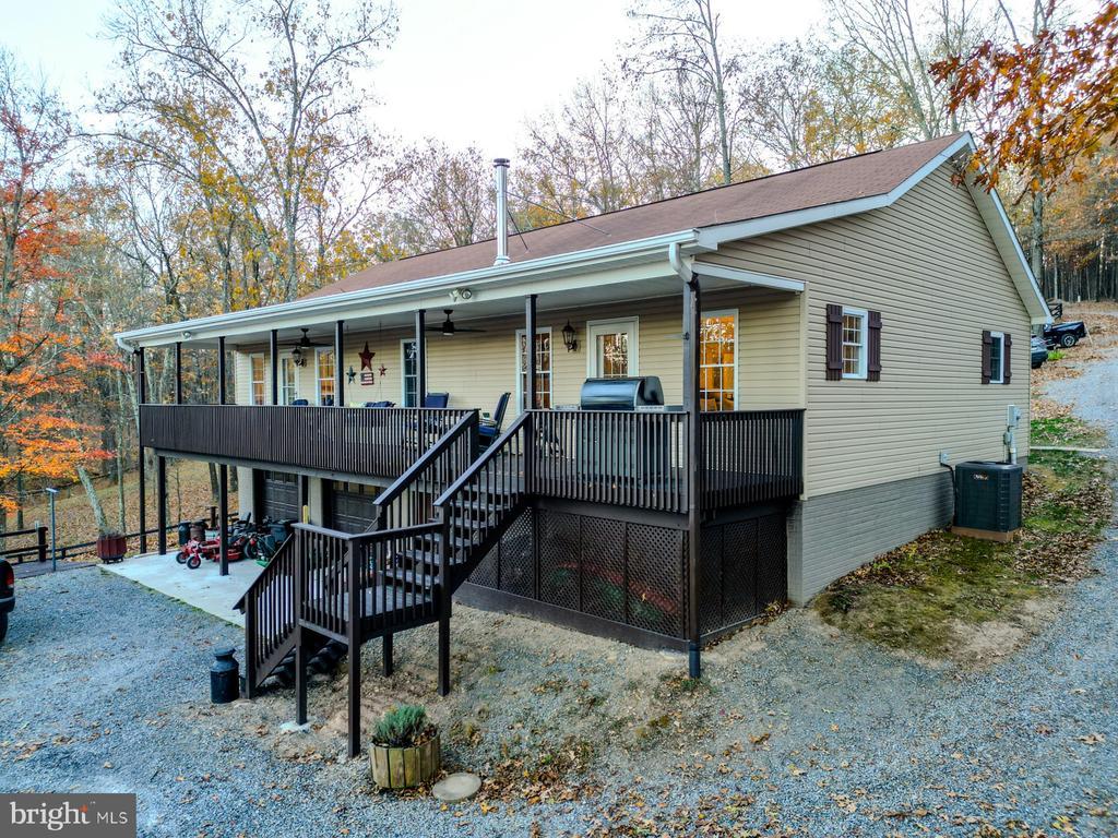 Paw Paw, West Virginia, 25434, United States, 3 Bedrooms Bedrooms, ,3 BathroomsBathrooms,Residential,For Sale,1989238