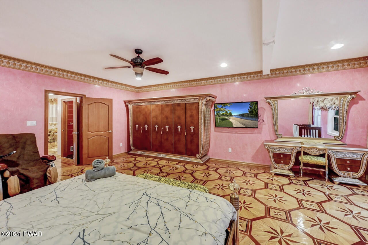 Albrightsville, Pennsylvania, 18210, United States, 4 Bedrooms Bedrooms, ,5 BathroomsBathrooms,Residential,For Sale,1982857