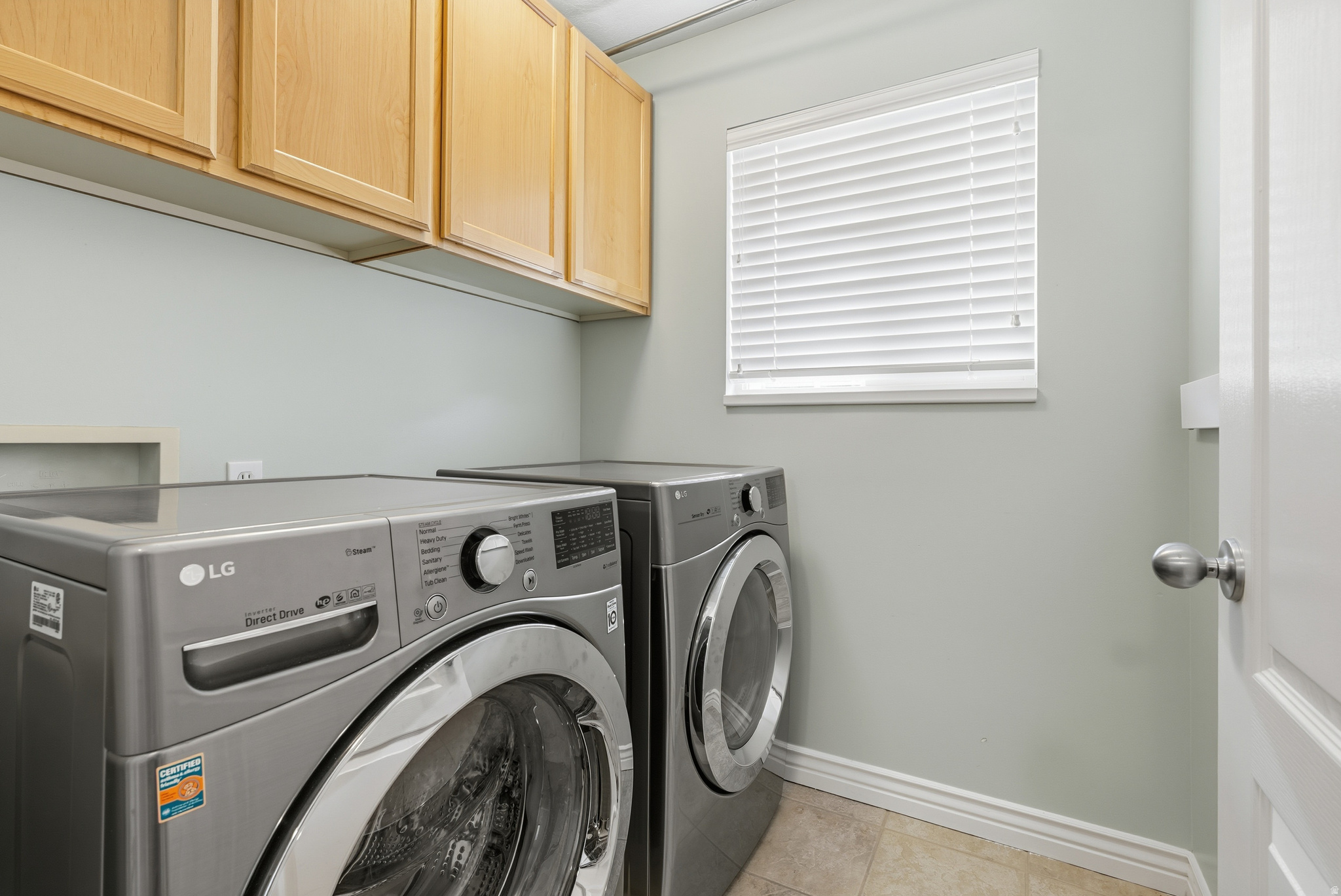 Sandy, Utah, 84092, United States, 4 Bedrooms Bedrooms, ,3 BathroomsBathrooms,Residential,For Sale,1992132