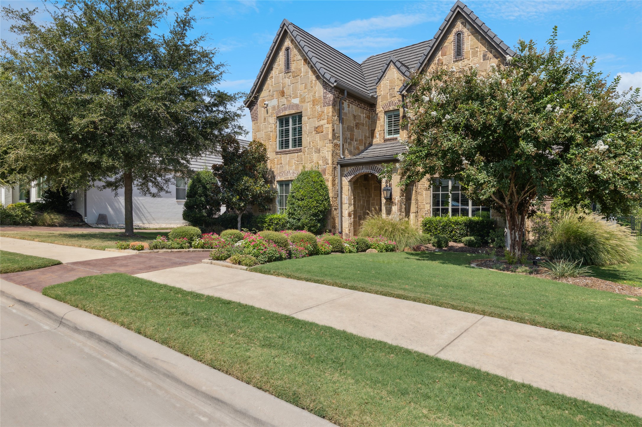 Benbrook, Texas, 76126, United States, 4 Bedrooms Bedrooms, ,5 BathroomsBathrooms,Residential,For Sale,1958044