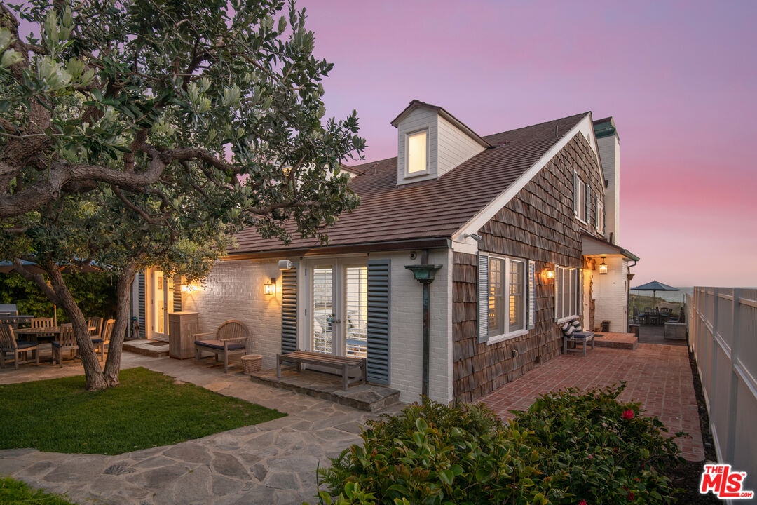 Malibu, California, 90265, United States, 5 Bedrooms Bedrooms, ,2 BathroomsBathrooms,Residential,For Sale,1752333