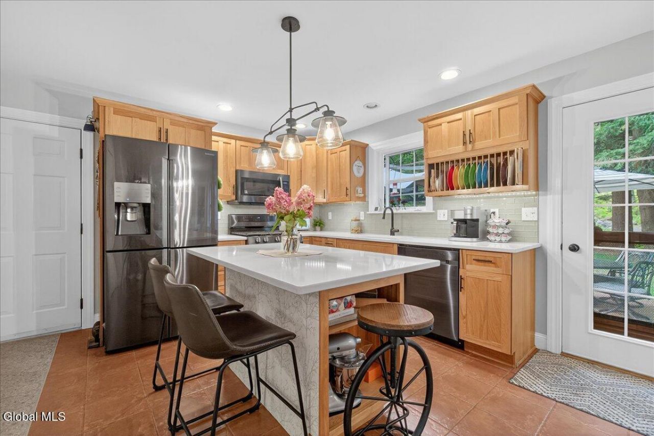 Queensbury, New York, 12804, United States, 3 Bedrooms Bedrooms, ,3 BathroomsBathrooms,Residential,For Sale,1942112