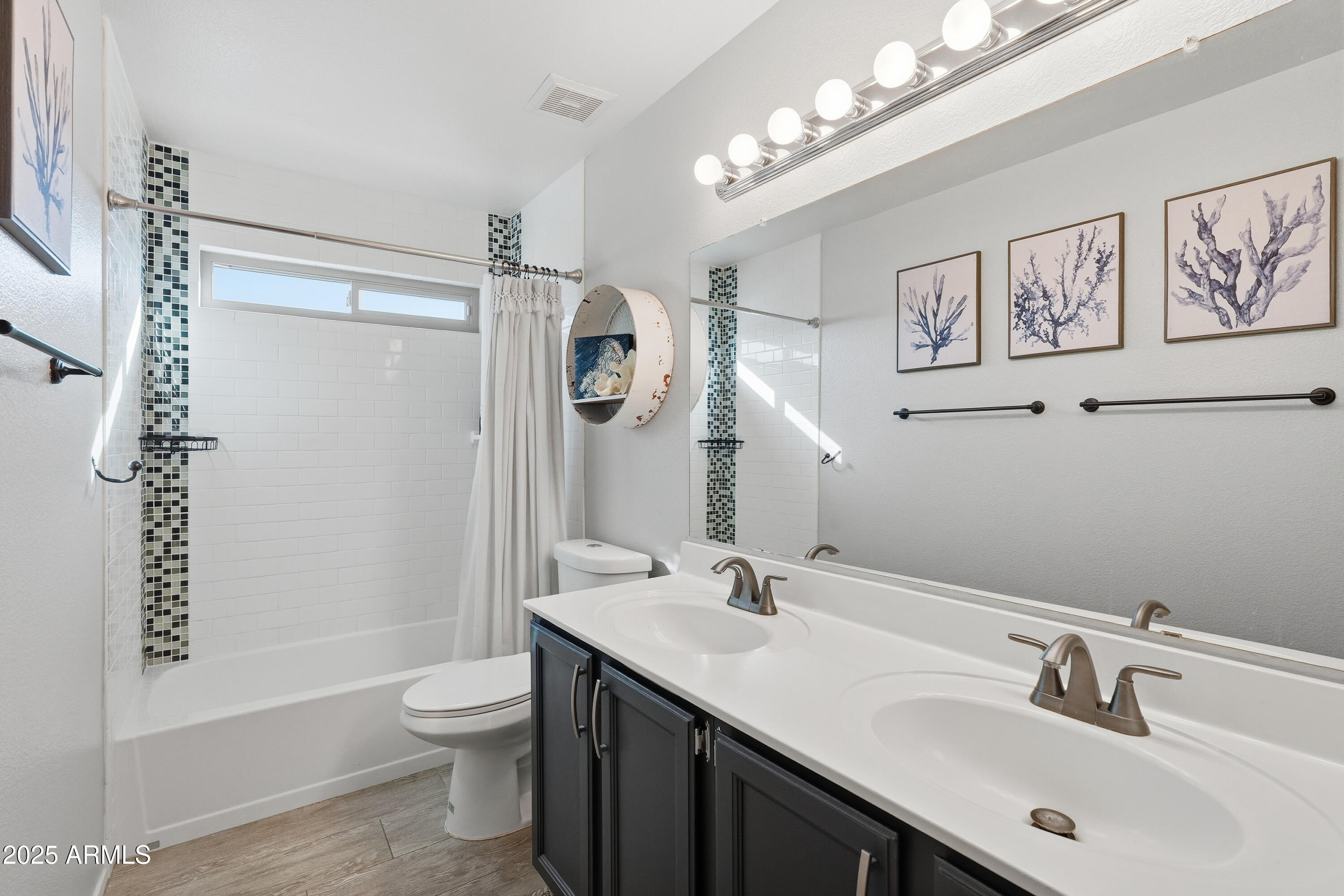 Gilbert, Arizona, 85234, United States, 4 Bedrooms Bedrooms, ,3 BathroomsBathrooms,Residential,For Sale,1997070