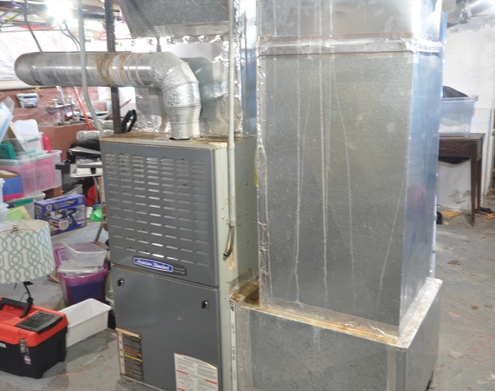 Medford, Massachusetts, 02155, United States, 4 Bedrooms Bedrooms, ,2 BathroomsBathrooms,Residential,For Sale,1980645