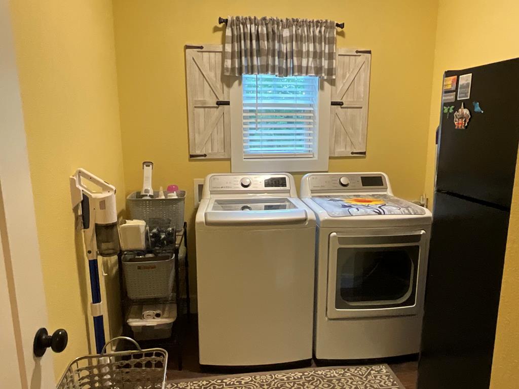 Ellijay, Georgia, 30540, United States, 3 Bedrooms Bedrooms, ,2 BathroomsBathrooms,Residential,For Sale,1911460