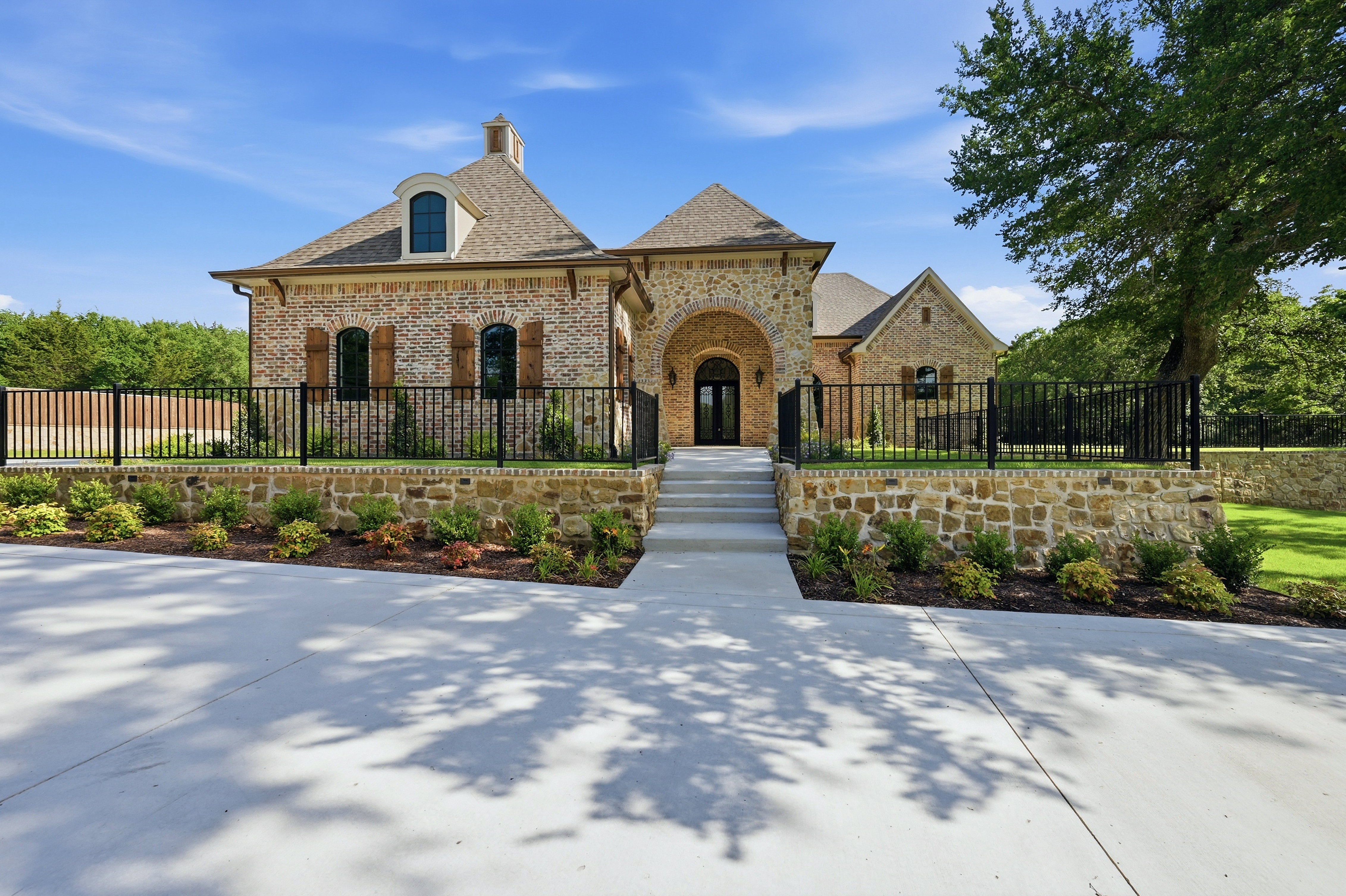 Sherman, Texas, 75092, United States, 4 Bedrooms Bedrooms, ,5 BathroomsBathrooms,Residential,For Sale,2027356
