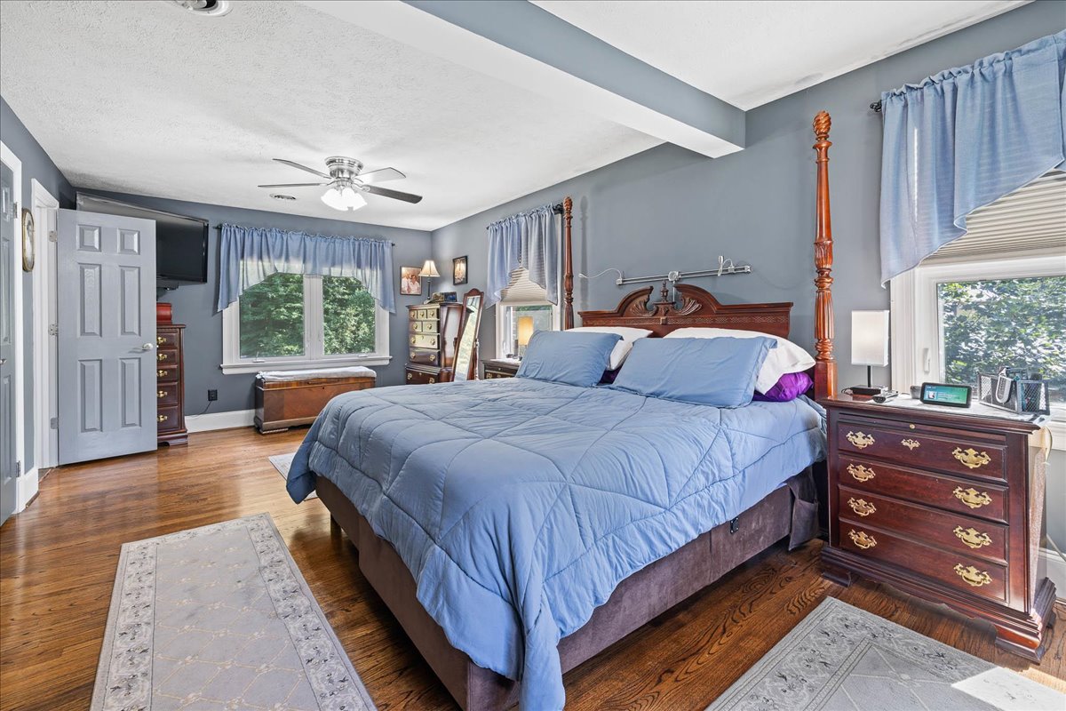 Chester, Virginia, 23831, United States, 5 Bedrooms Bedrooms, ,4 BathroomsBathrooms,Residential,For Sale,1889514