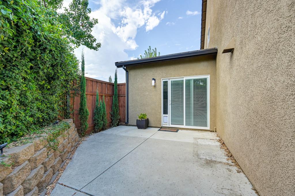 Roseville, California, 95747, United States, 6 Bedrooms Bedrooms, ,4 BathroomsBathrooms,Residential,For Sale,1940337