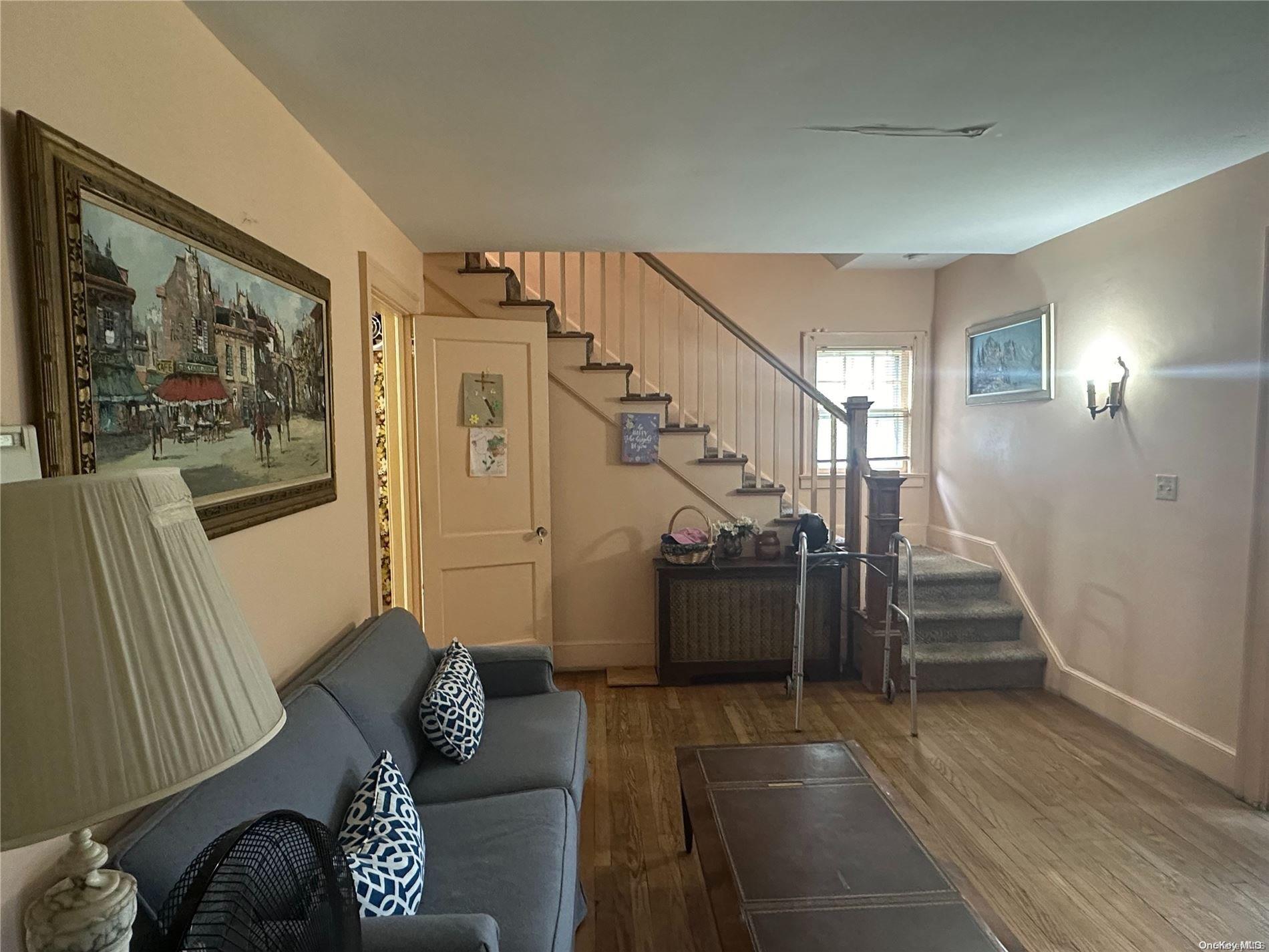 Great Neck, New York, 11024, United States, 3 Bedrooms Bedrooms, ,1 BathroomBathrooms,Residential,For Sale,1813525